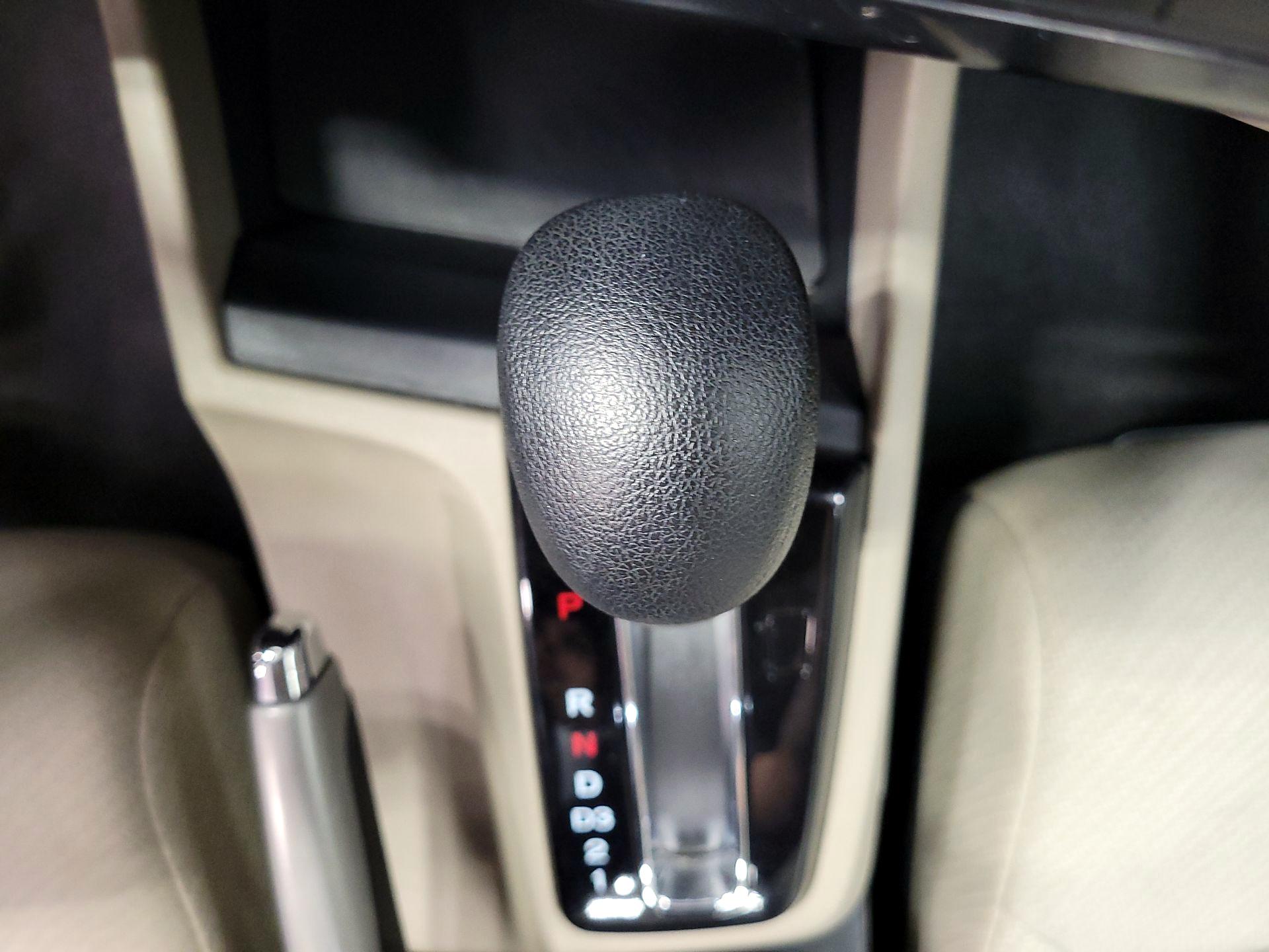 Thumbnail: 2013 Honda Civic - 17