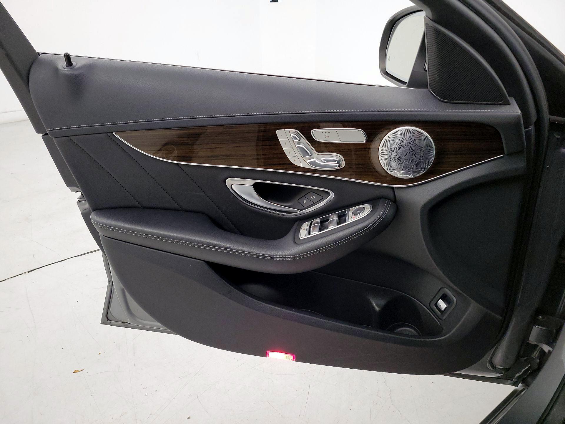 Thumbnail: 2015 Mercedes-Benz C-Class - 12