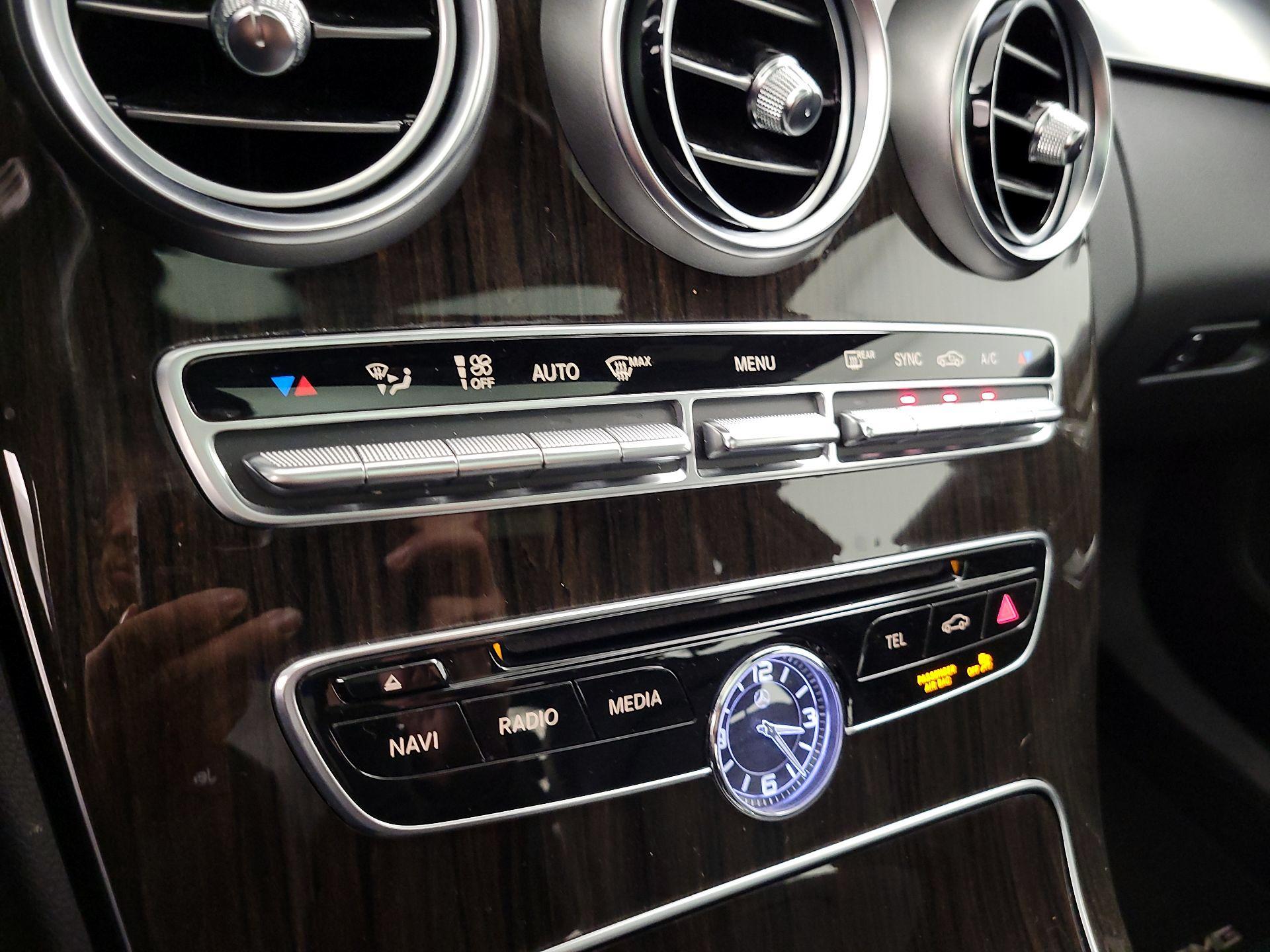 Thumbnail: 2015 Mercedes-Benz C-Class - 17