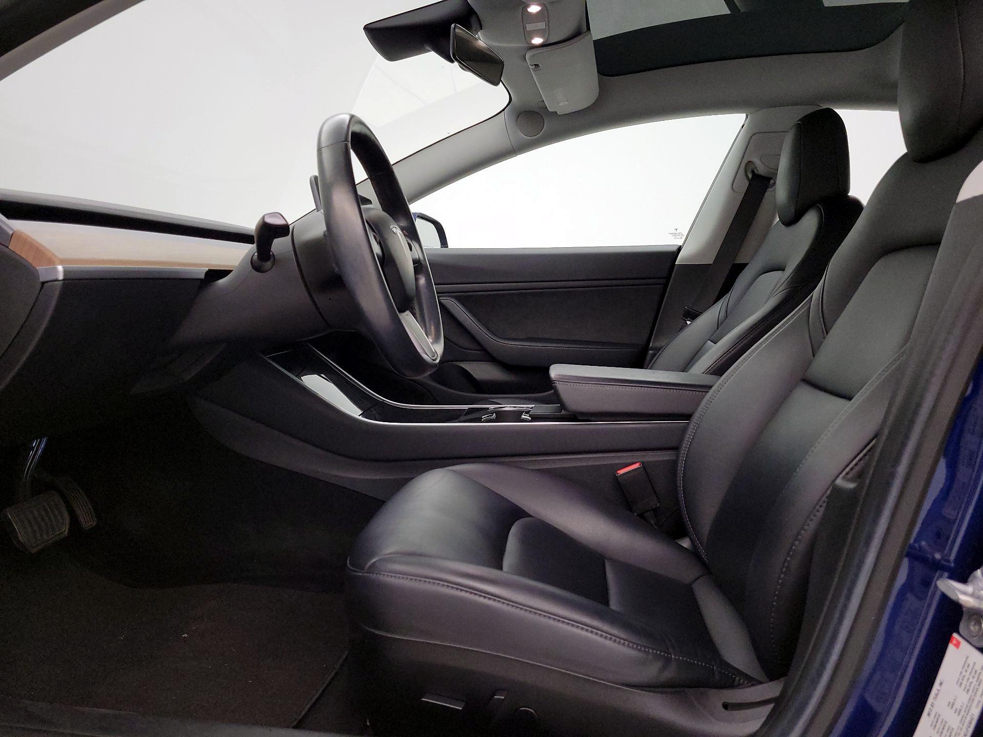 Thumbnail: 2018 Tesla Model 3 - 11