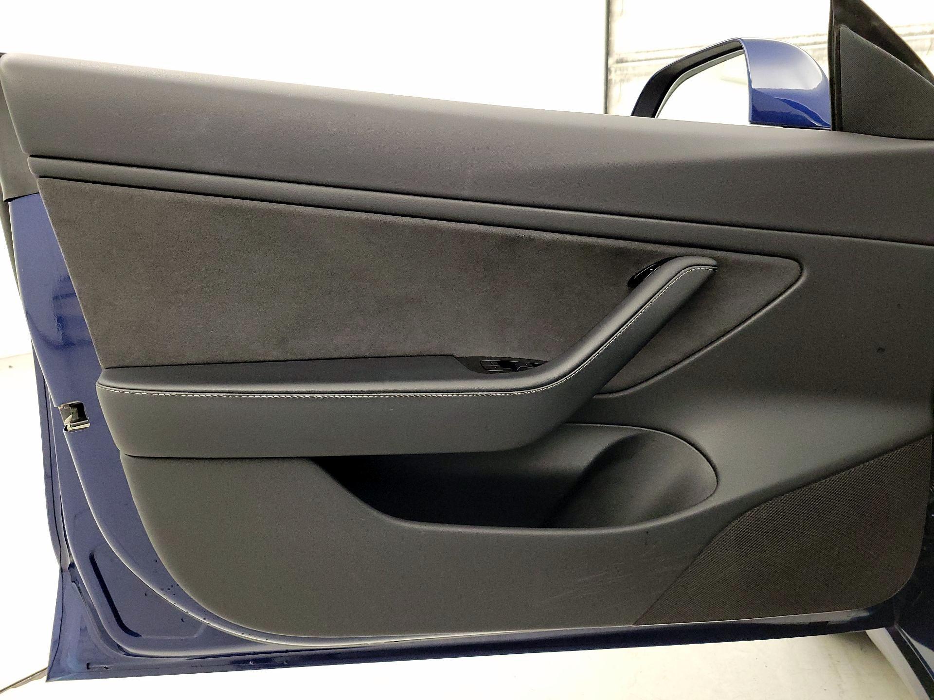 Thumbnail: 2018 Tesla Model 3 - 12