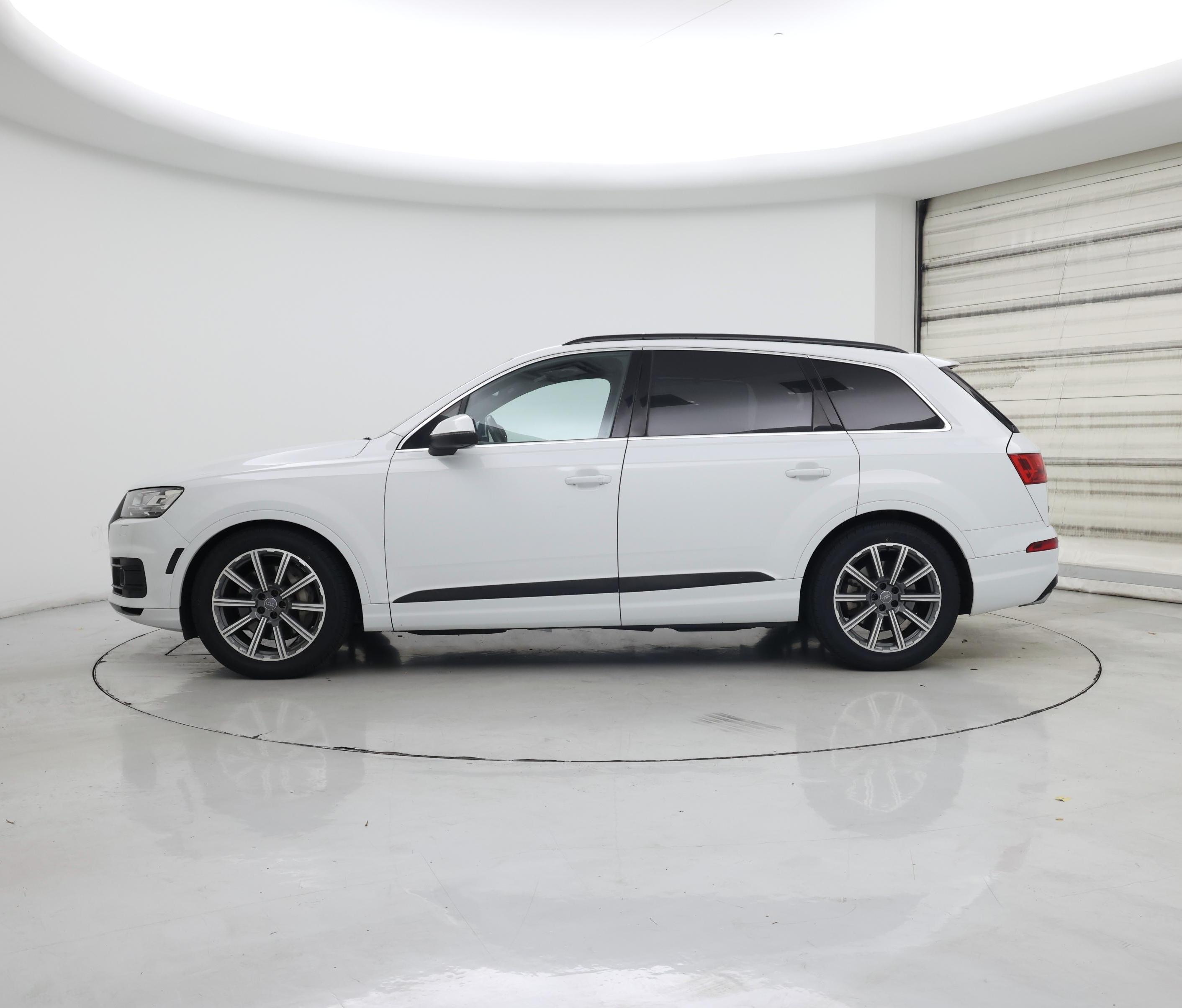 Thumbnail: 2018 Audi Q7 - 3