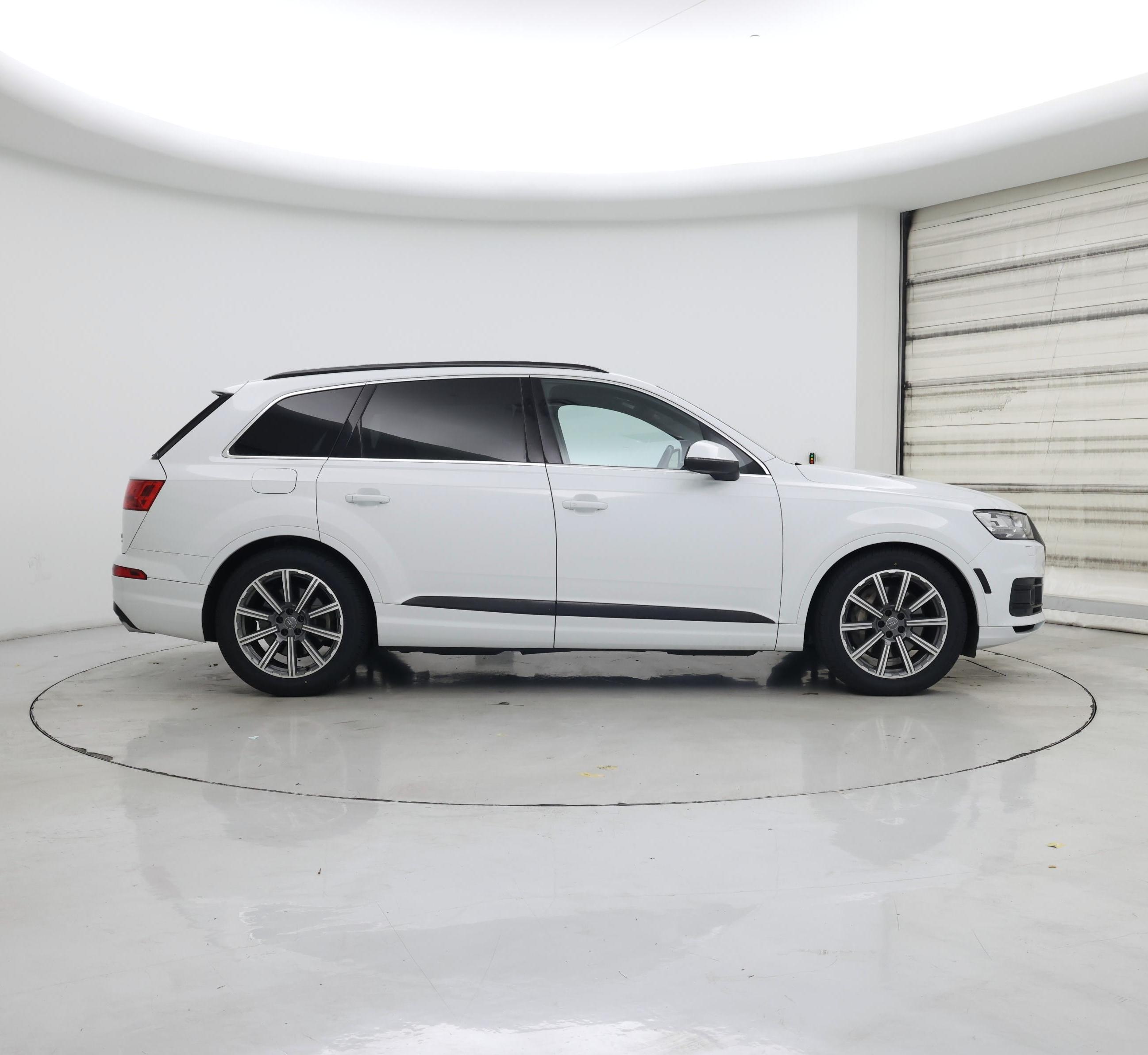 Thumbnail: 2018 Audi Q7 - 7