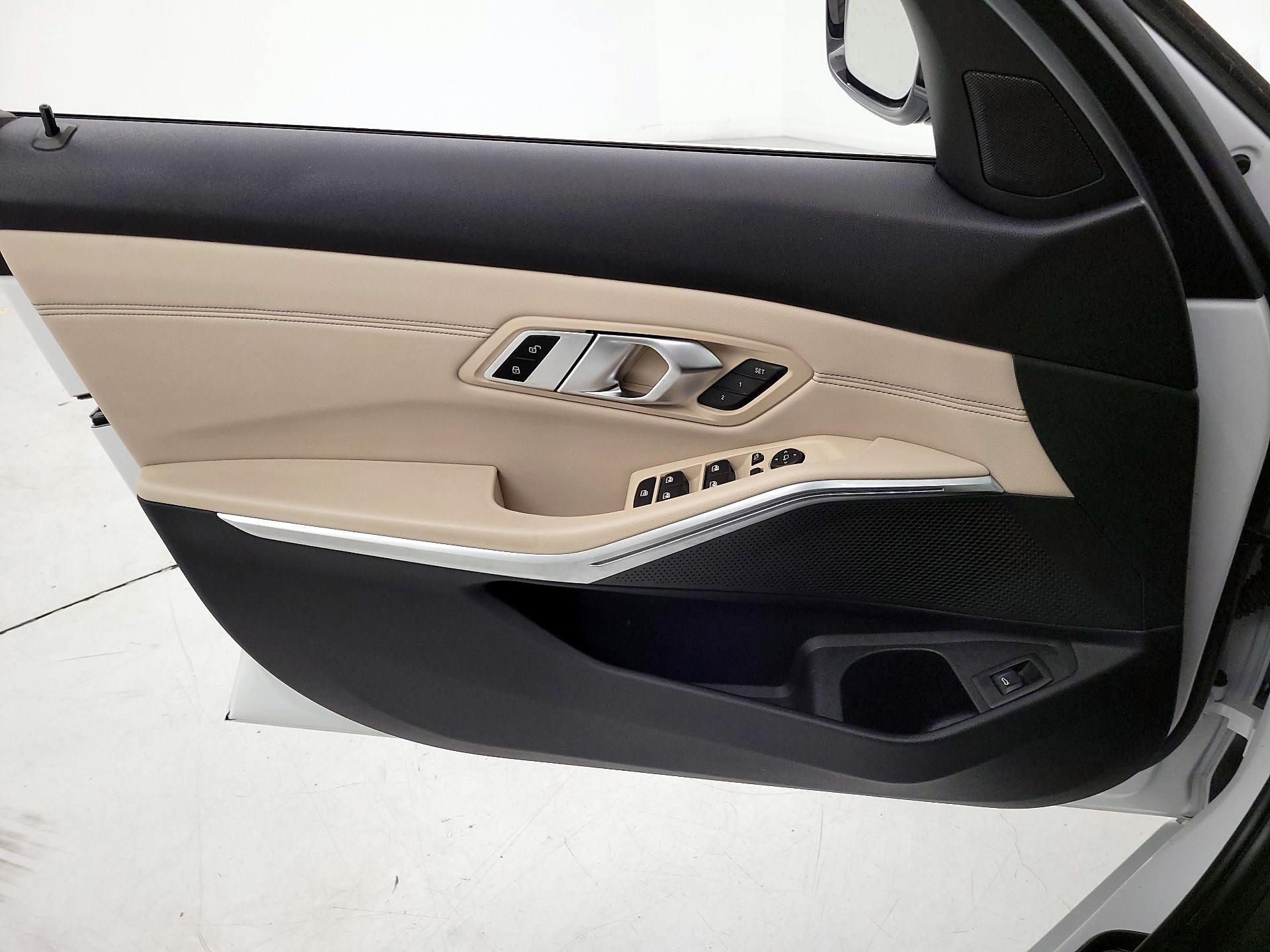 Thumbnail: 2019 BMW 3 Series - 12