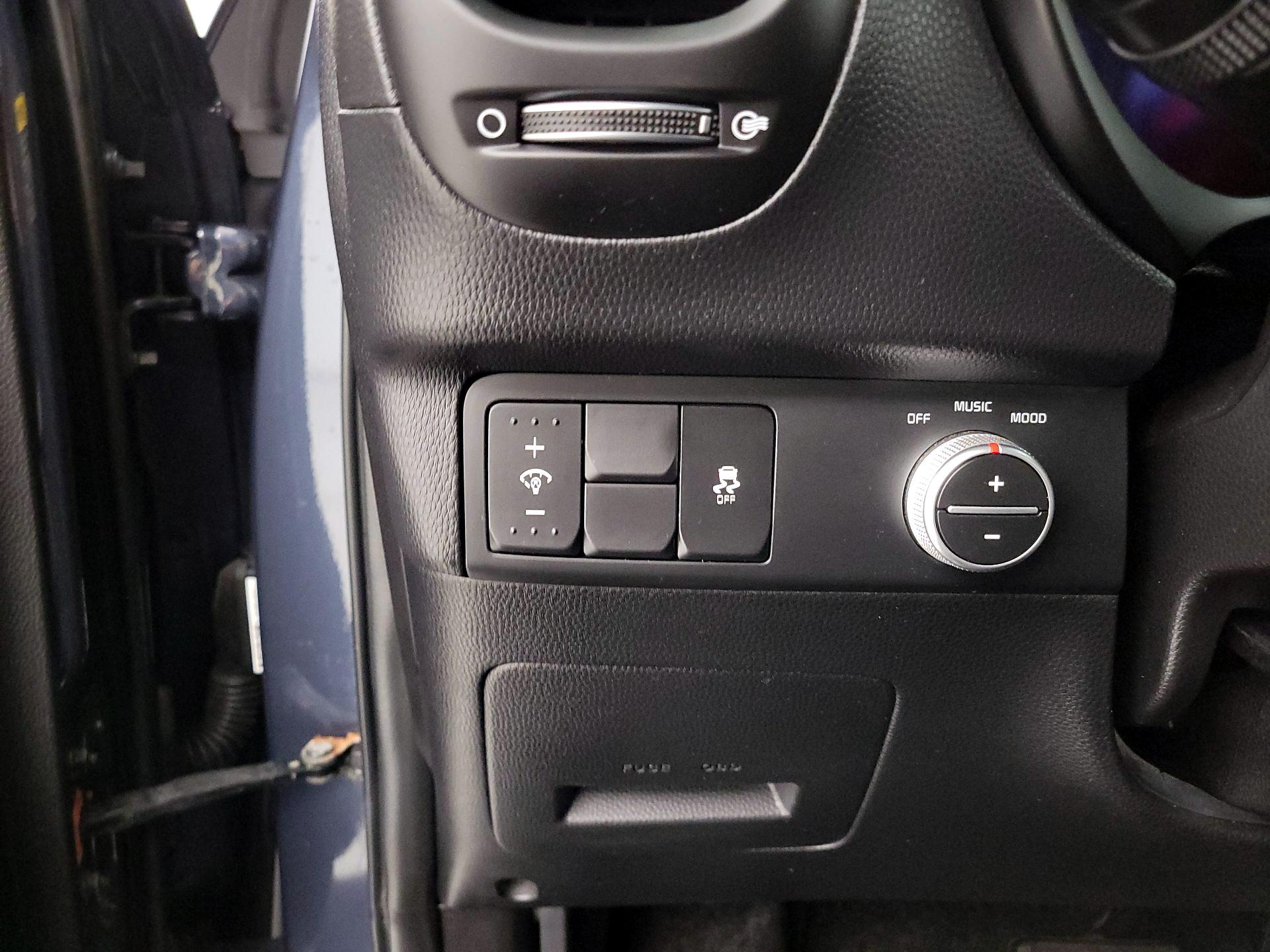 Thumbnail: 2014 Kia Soul - 13