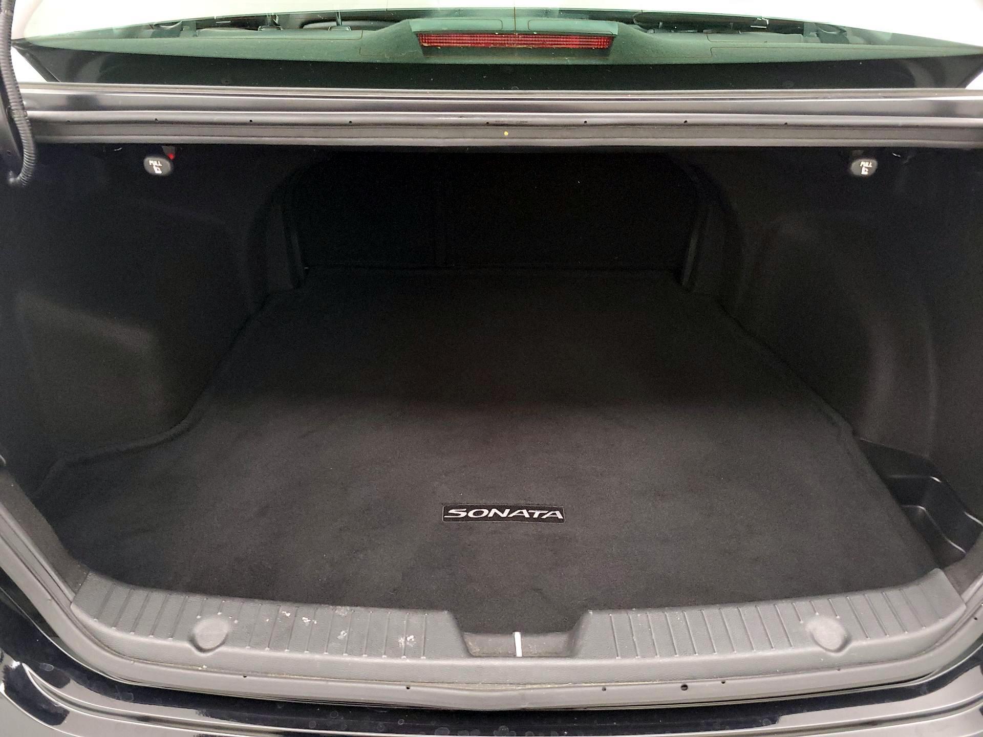 Thumbnail: 2013 Hyundai Sonata - 19