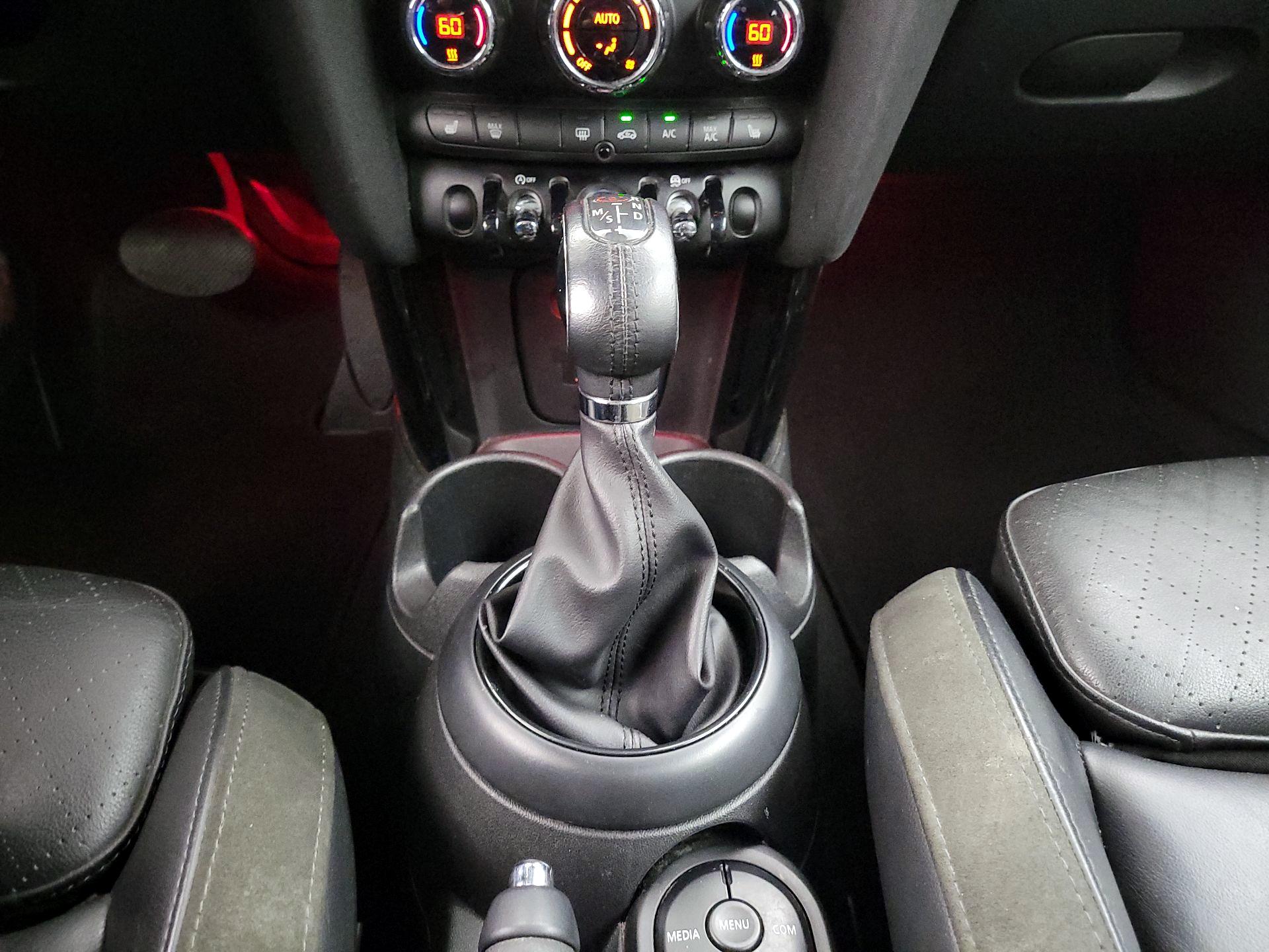 Thumbnail: 2019 MINI Cooper Hardtop - 16