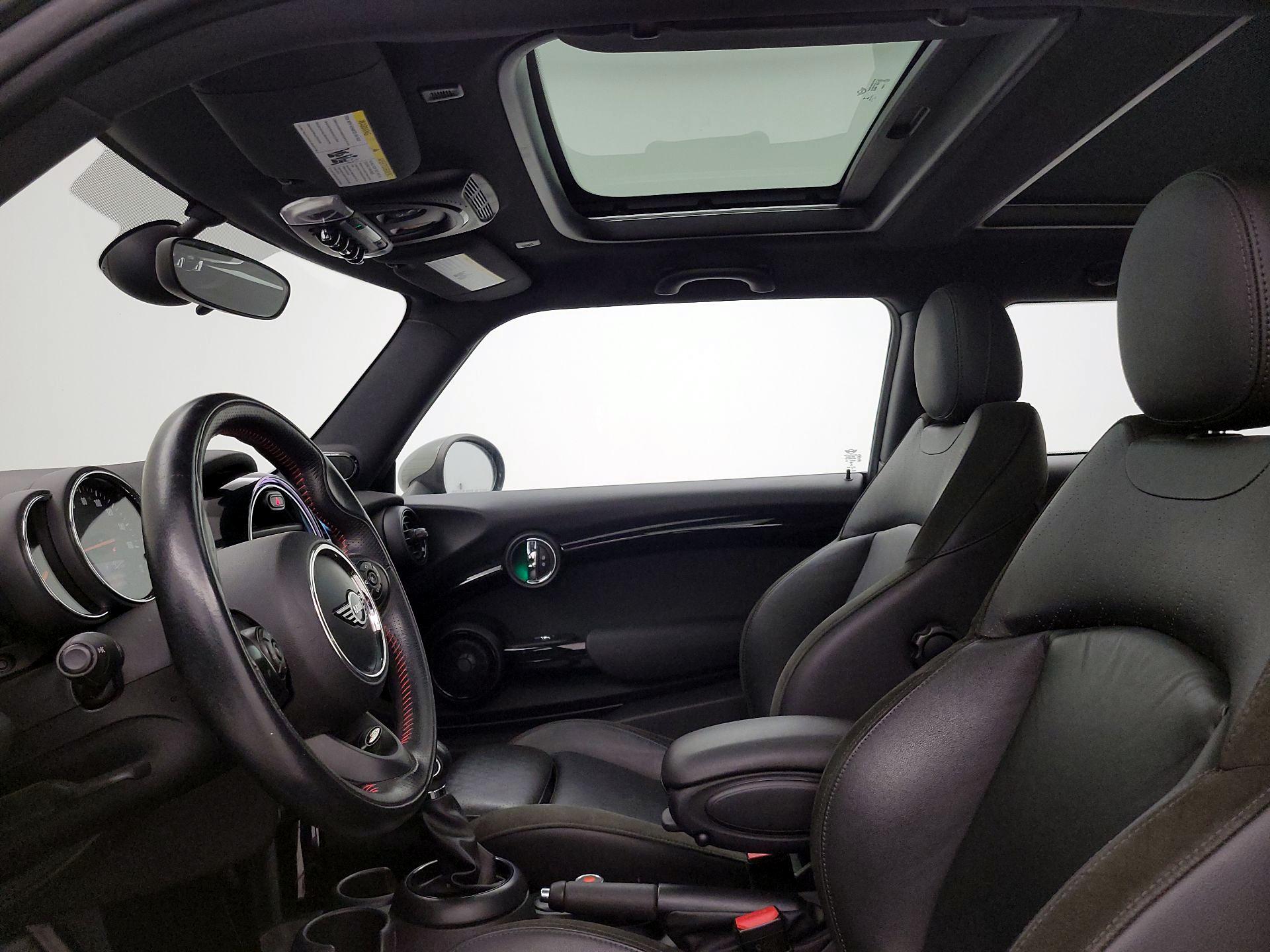 Thumbnail: 2019 MINI Cooper Hardtop - 18