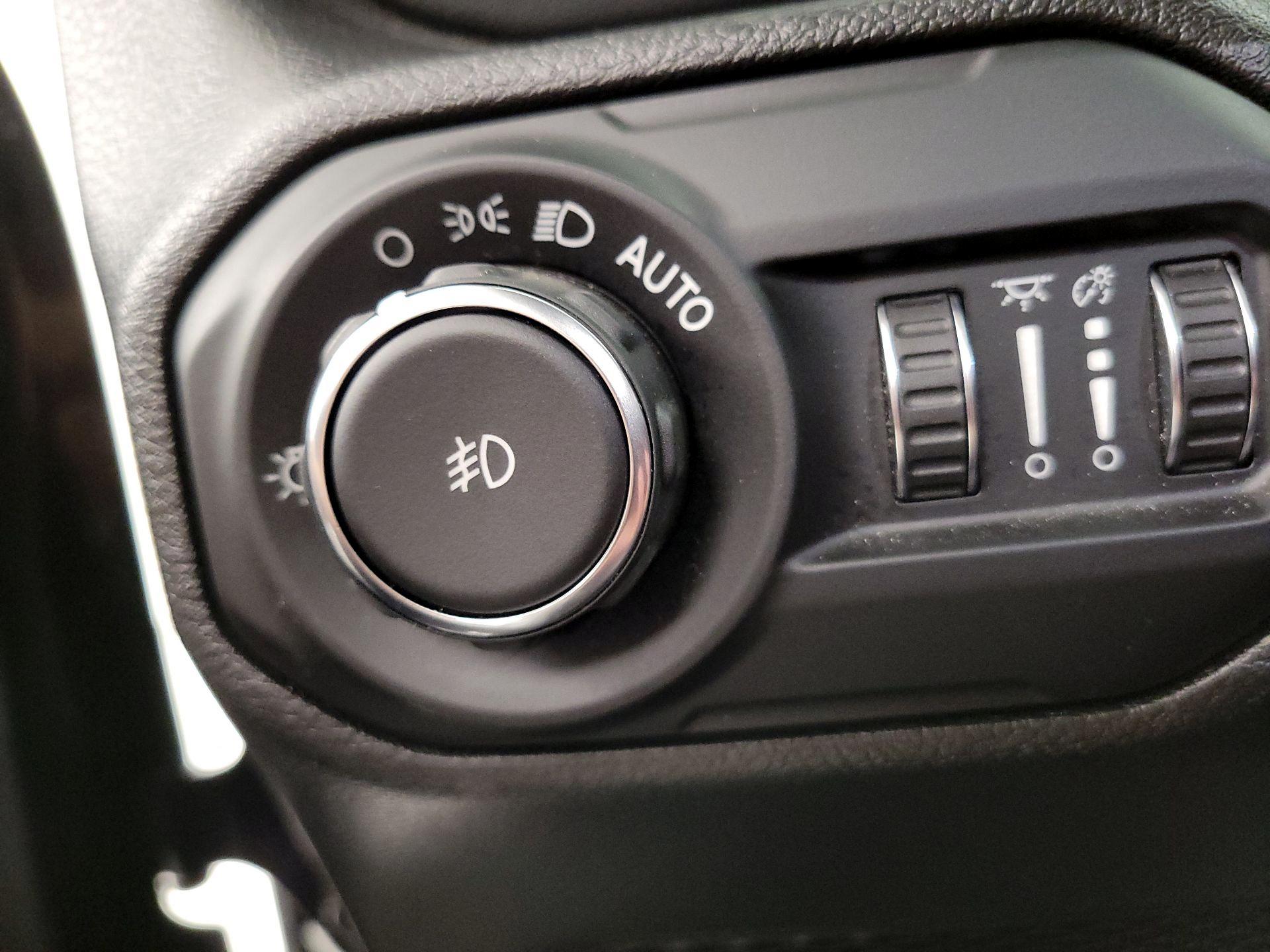 Thumbnail: 2022 Jeep Wrangler - 13