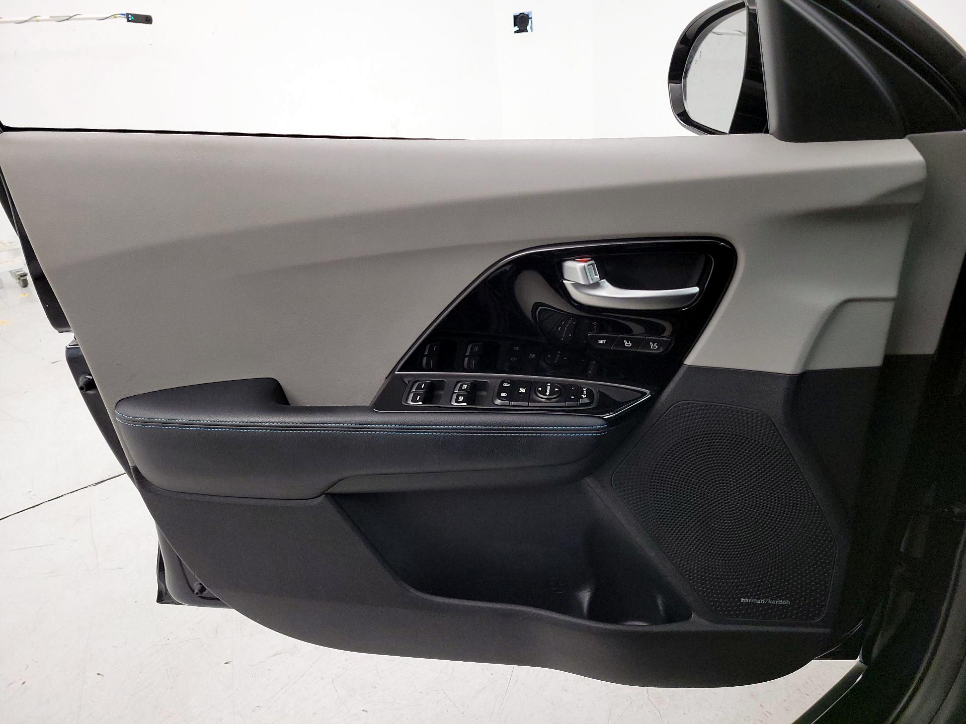 Thumbnail: 2019 Kia Niro - 12