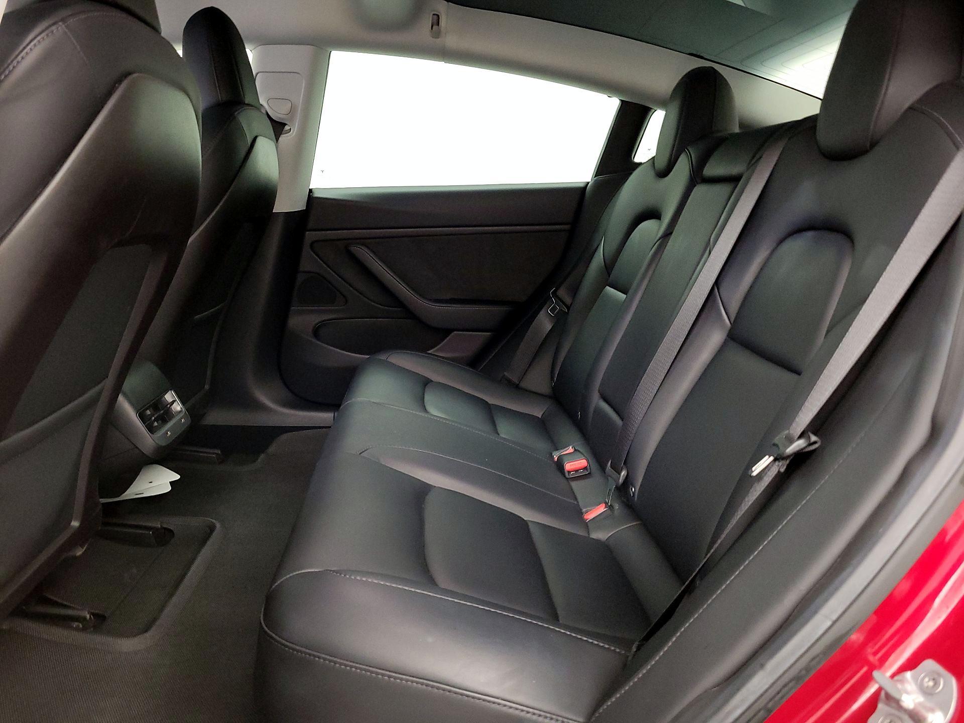 Thumbnail: 2019 Tesla Model 3 - 17
