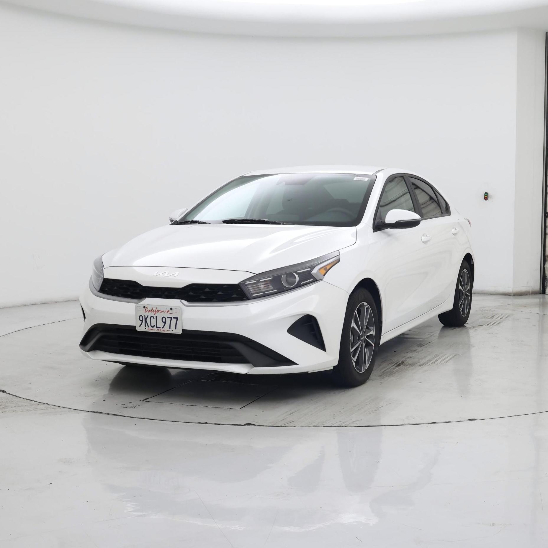 Thumbnail: 2024 Kia Forte - 4