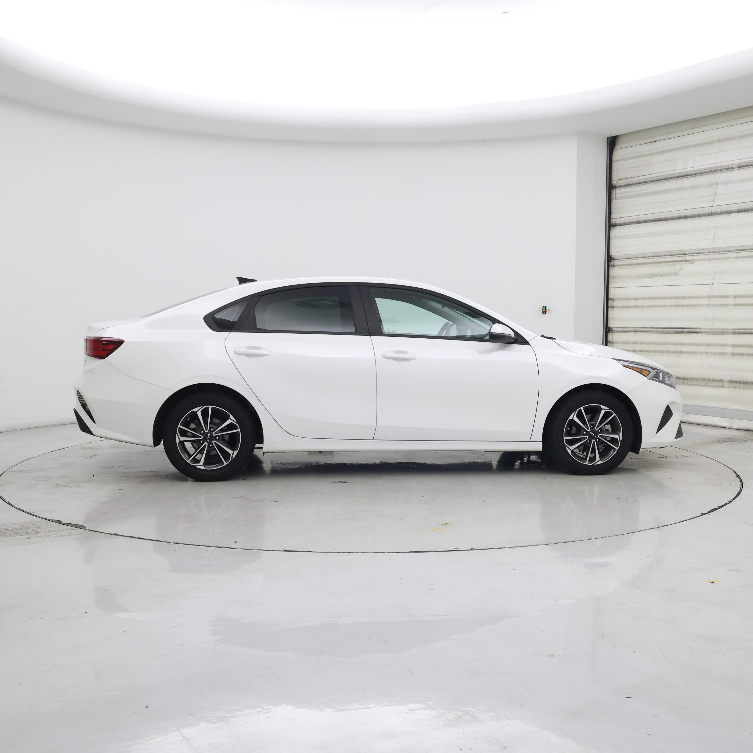 Thumbnail: 2024 Kia Forte - 7
