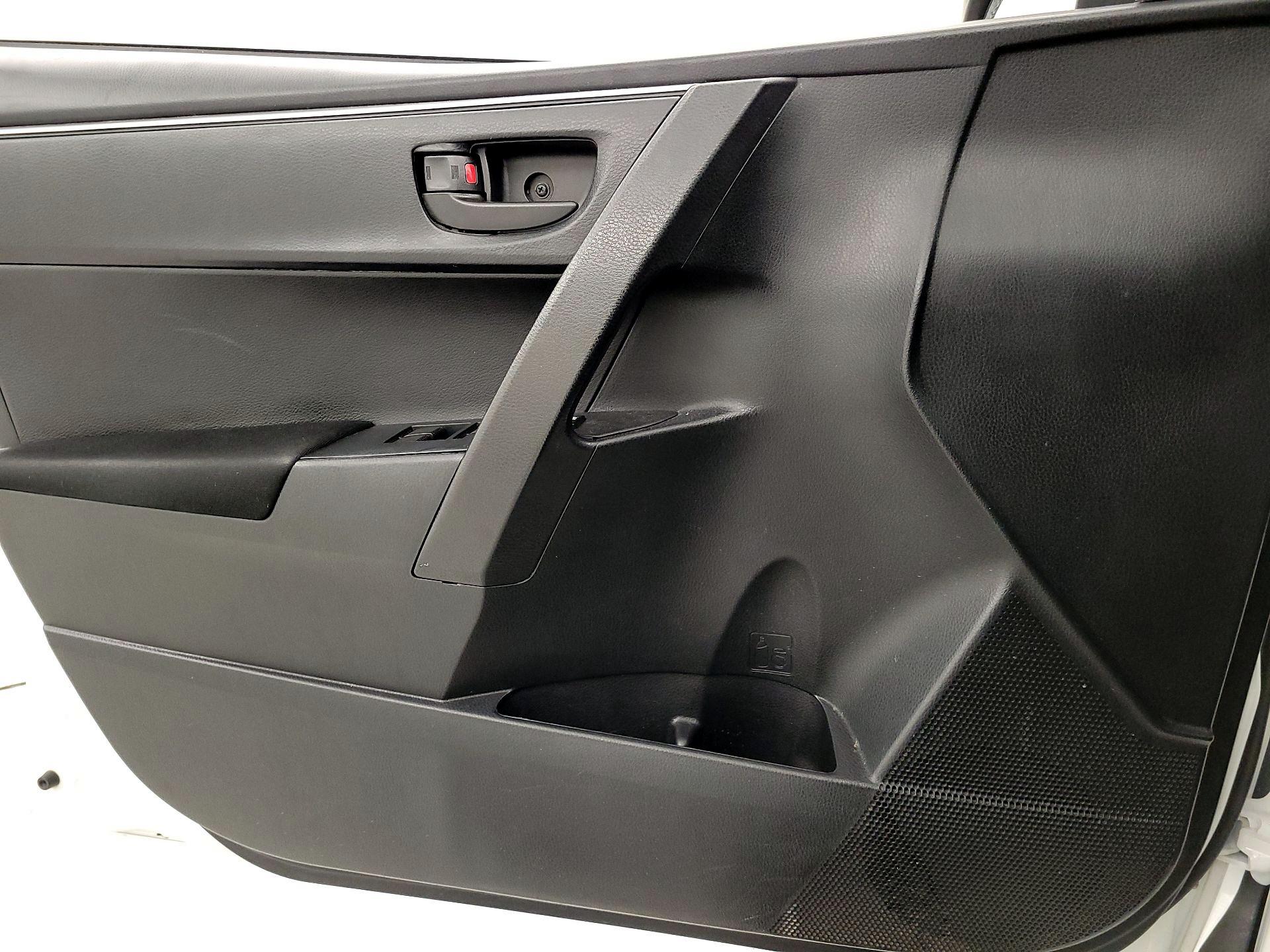 Thumbnail: 2014 Toyota Corolla - 12