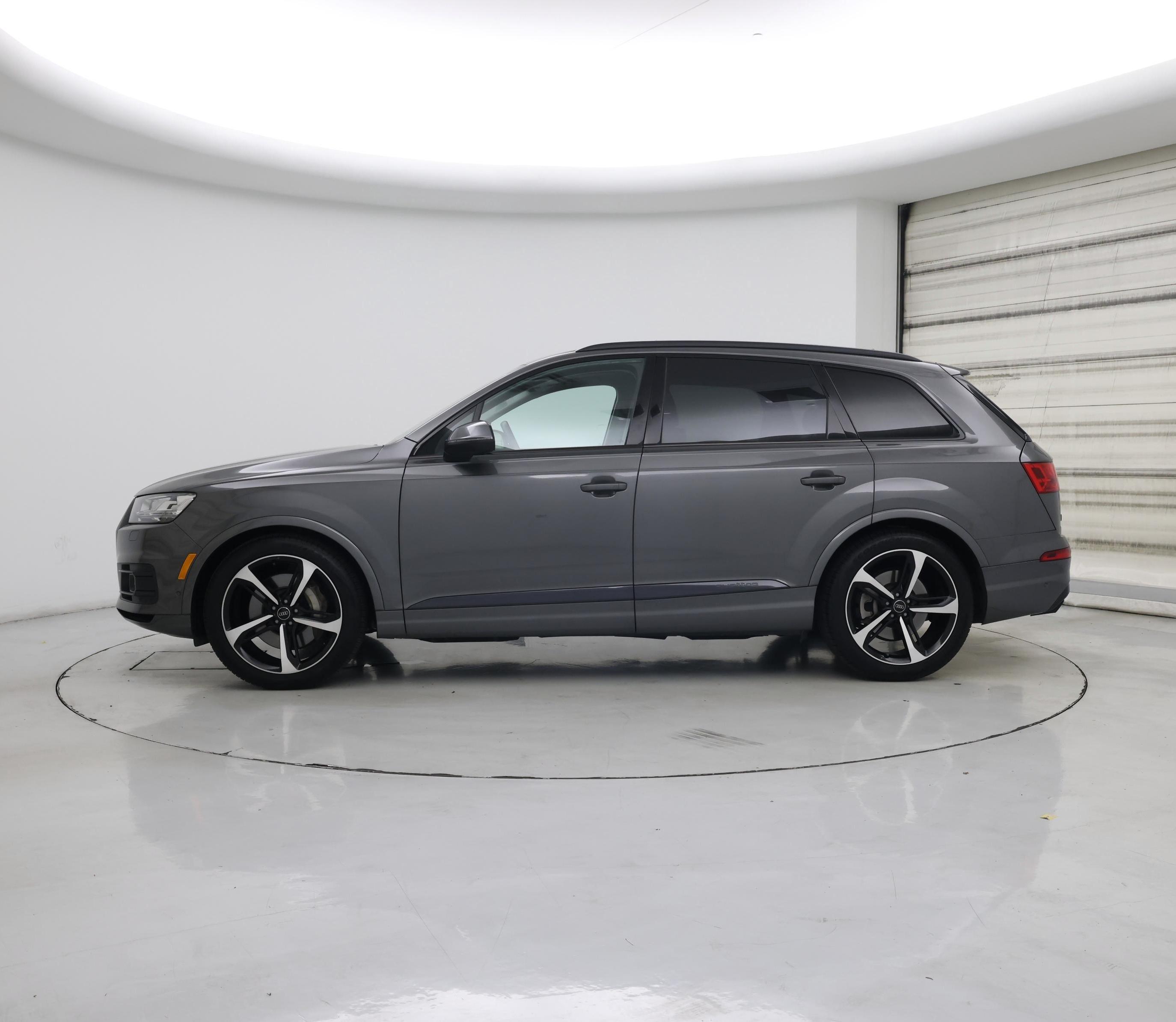 Thumbnail: 2019 Audi Q7 - 3
