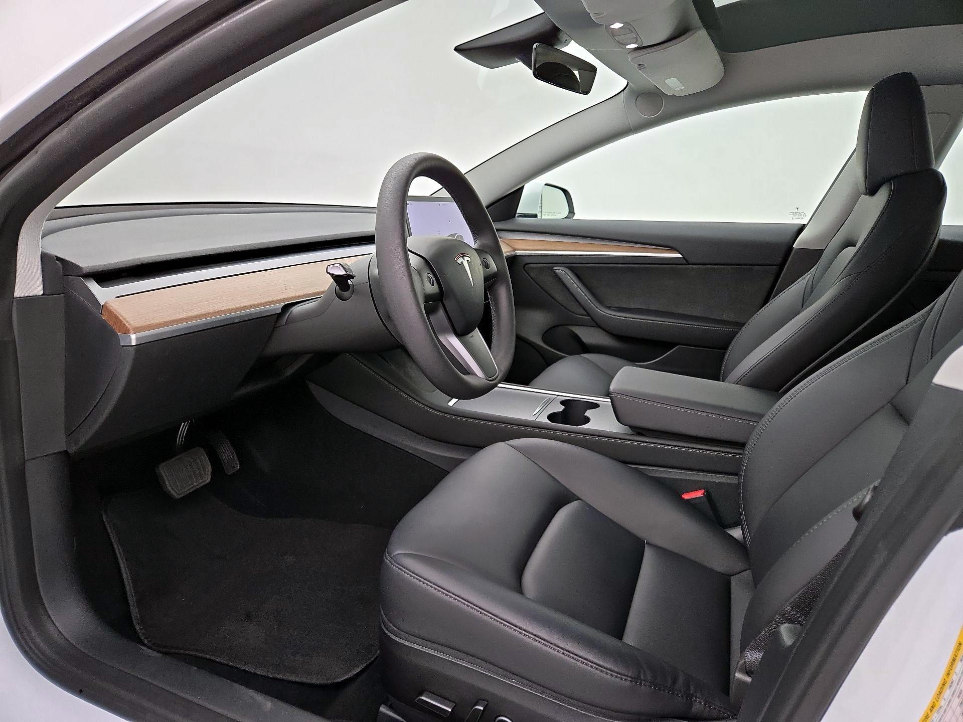 Thumbnail: 2023 Tesla Model 3 - 11