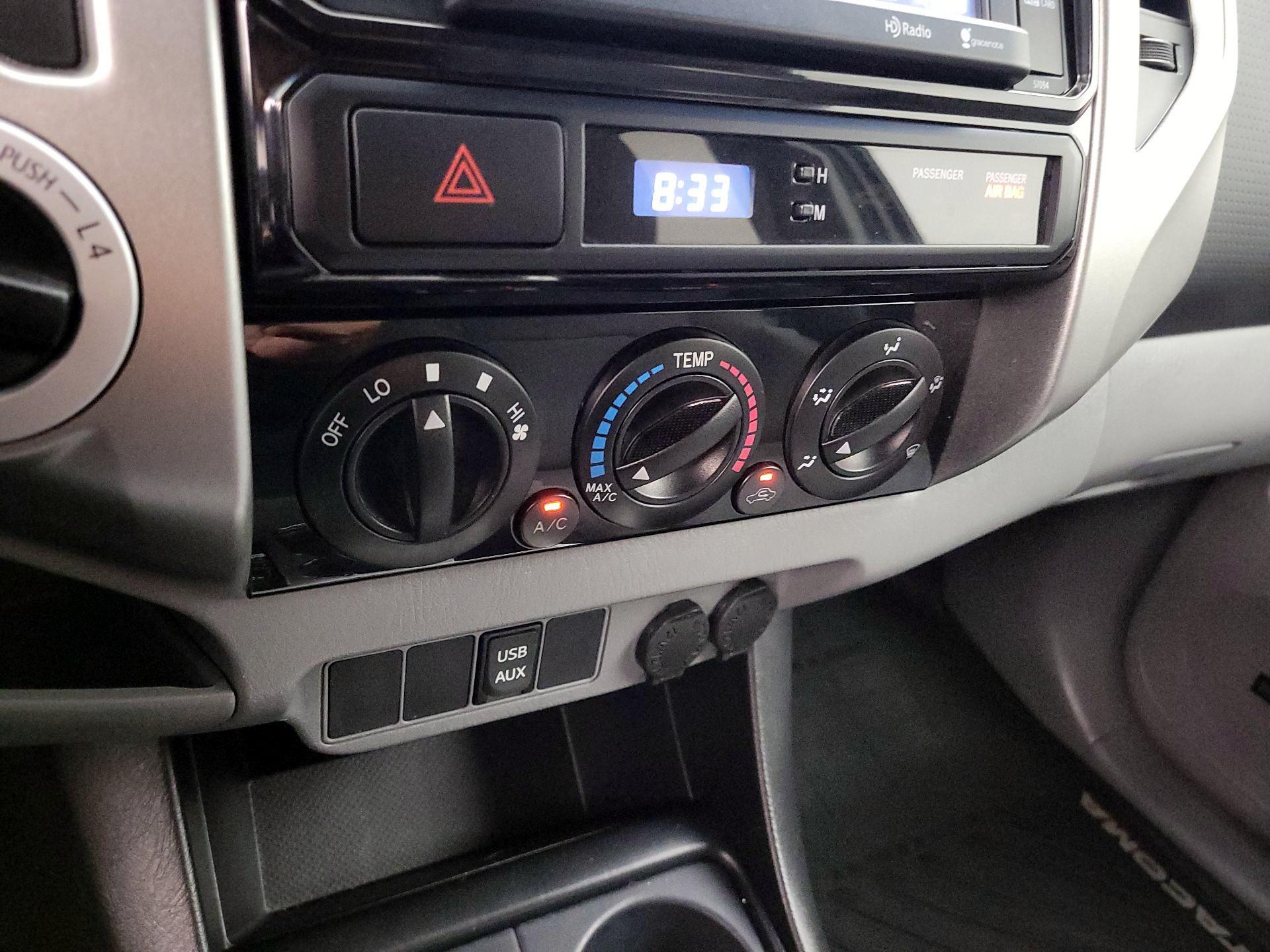 Thumbnail: 2014 Toyota Tacoma - 16