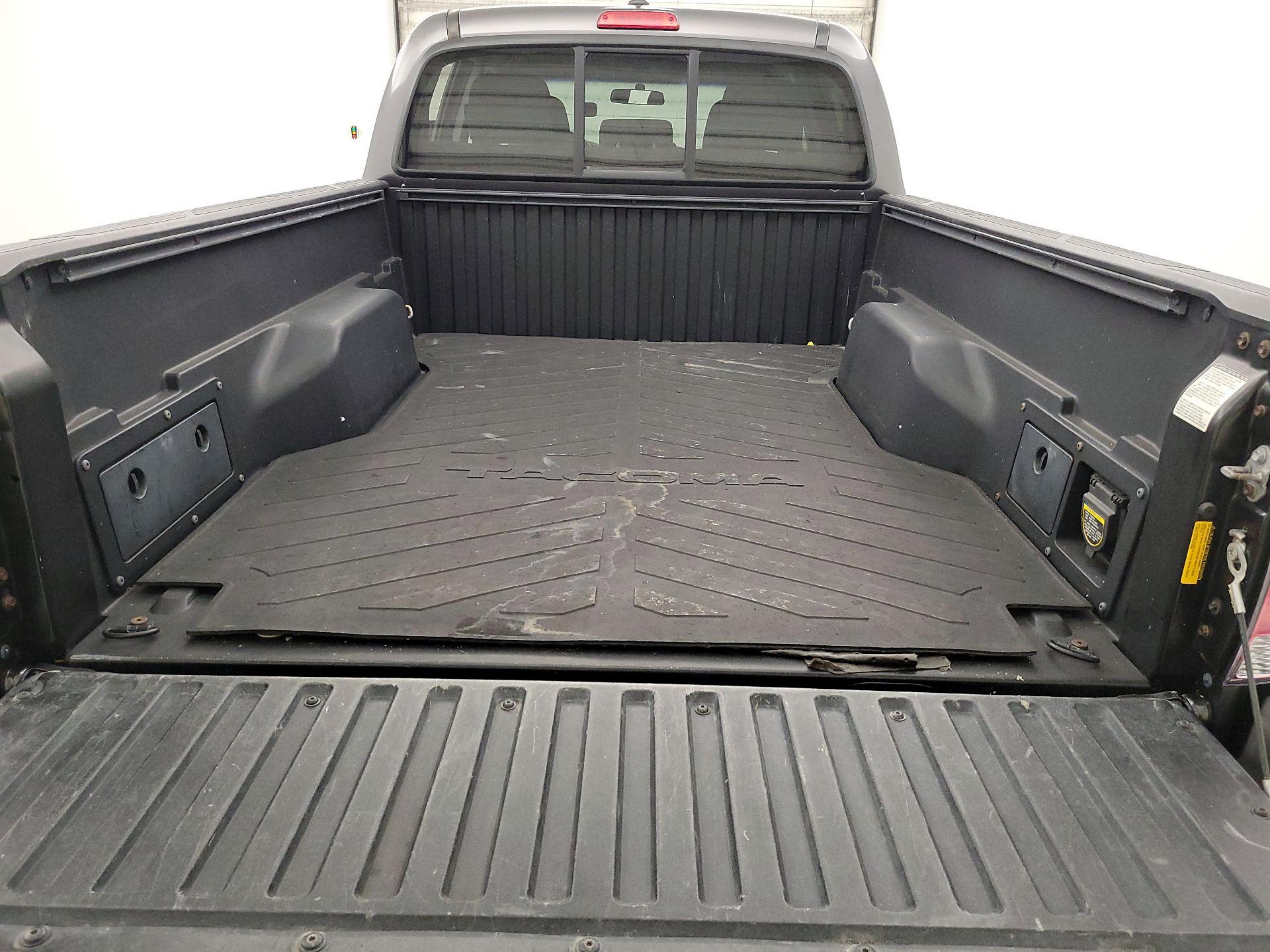 Thumbnail: 2014 Toyota Tacoma - 20