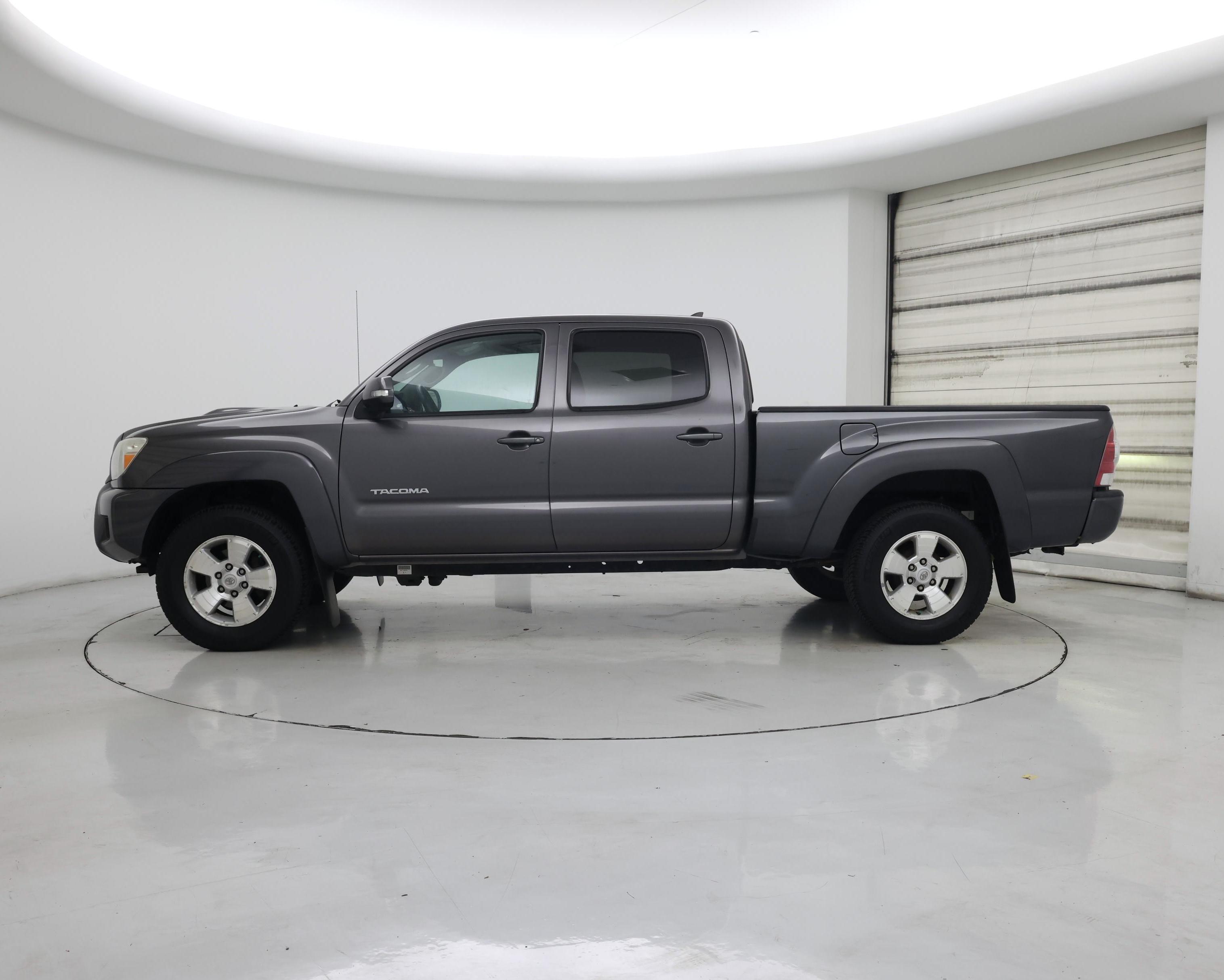 Thumbnail: 2014 Toyota Tacoma - 3