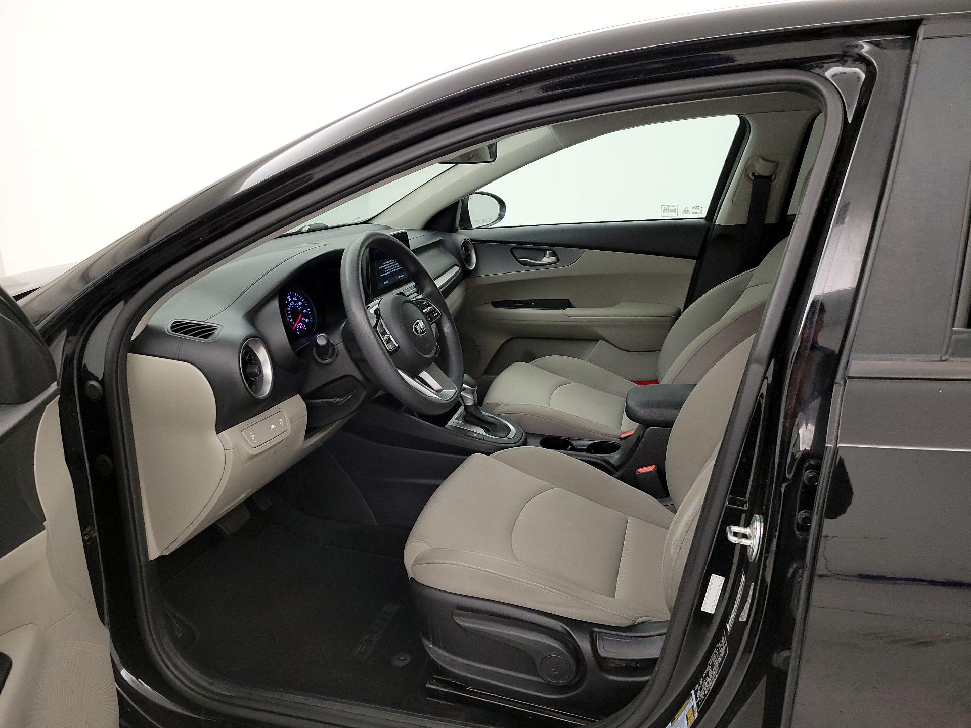 Thumbnail: 2020 Kia Forte - 11