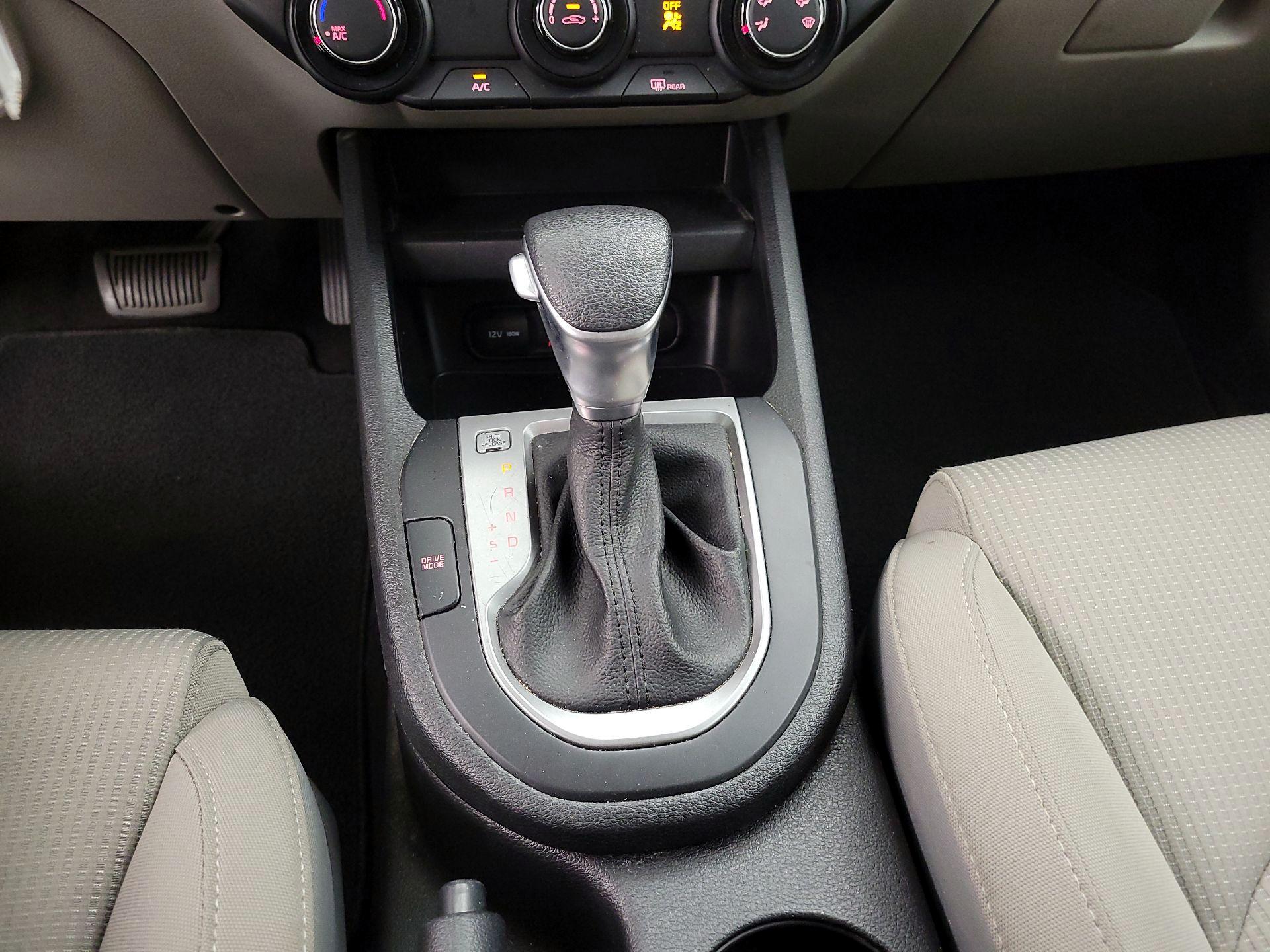 Thumbnail: 2020 Kia Forte - 17