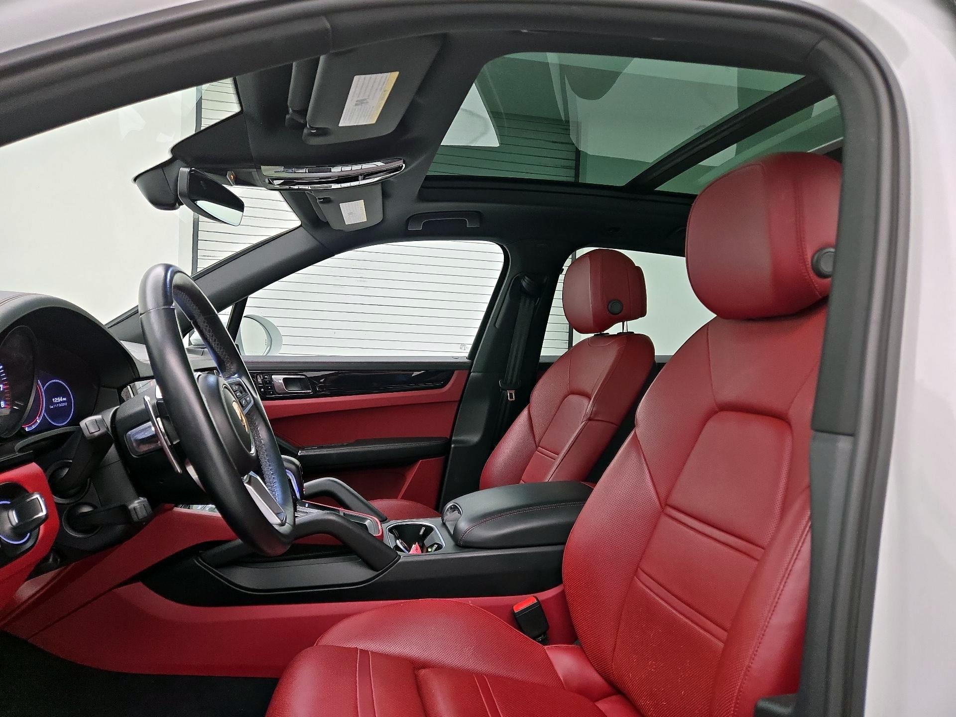 Thumbnail: 2020 Porsche Cayenne - 20