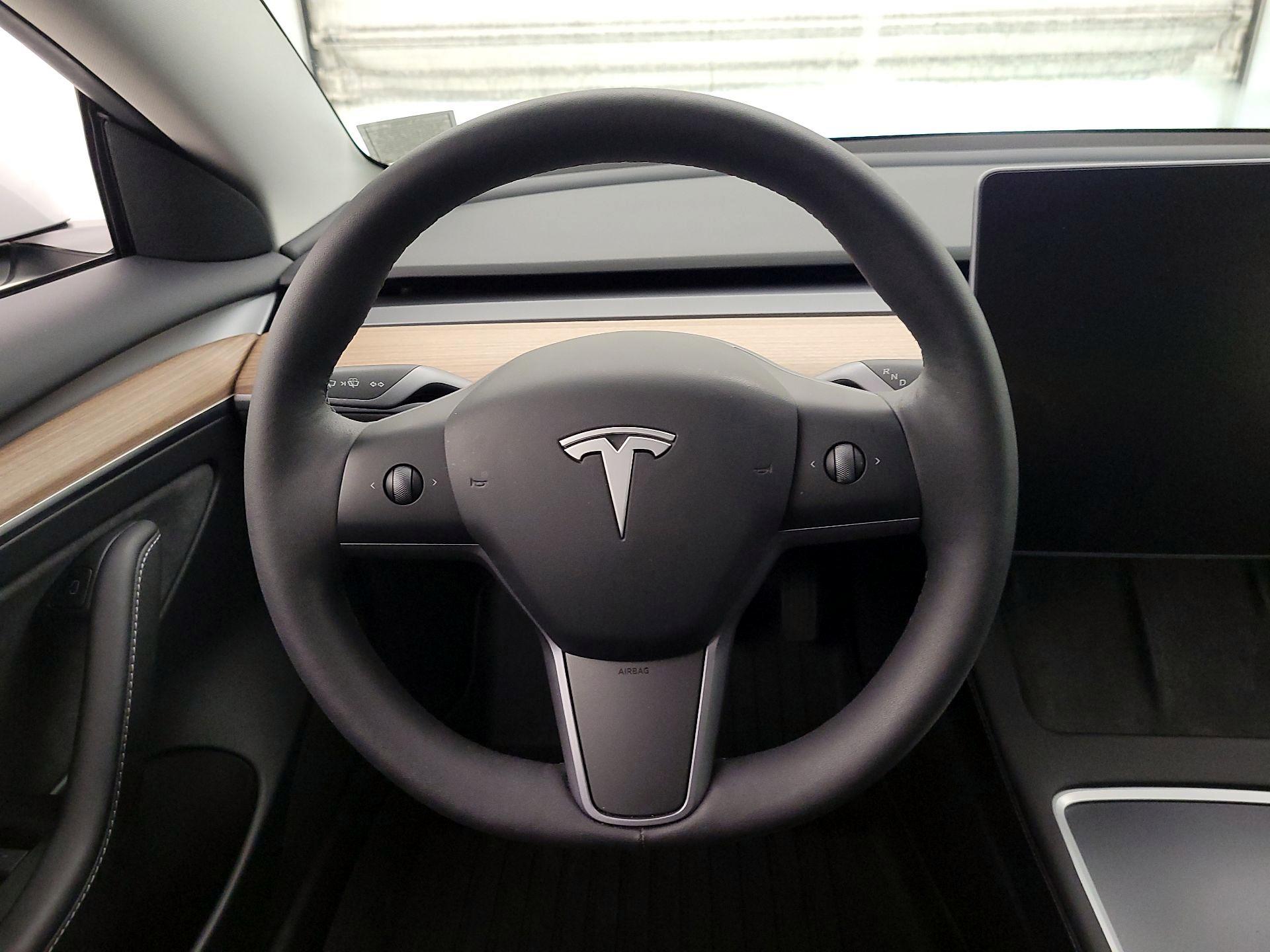 Thumbnail: 2023 Tesla Model 3 - 10