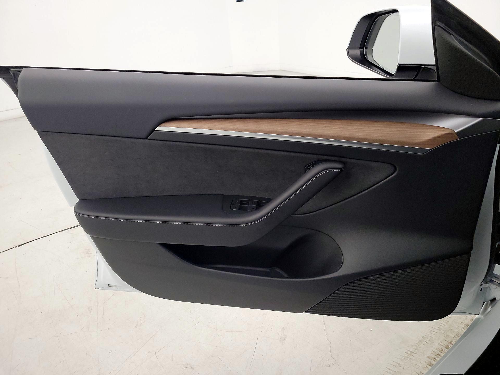 Thumbnail: 2023 Tesla Model 3 - 12