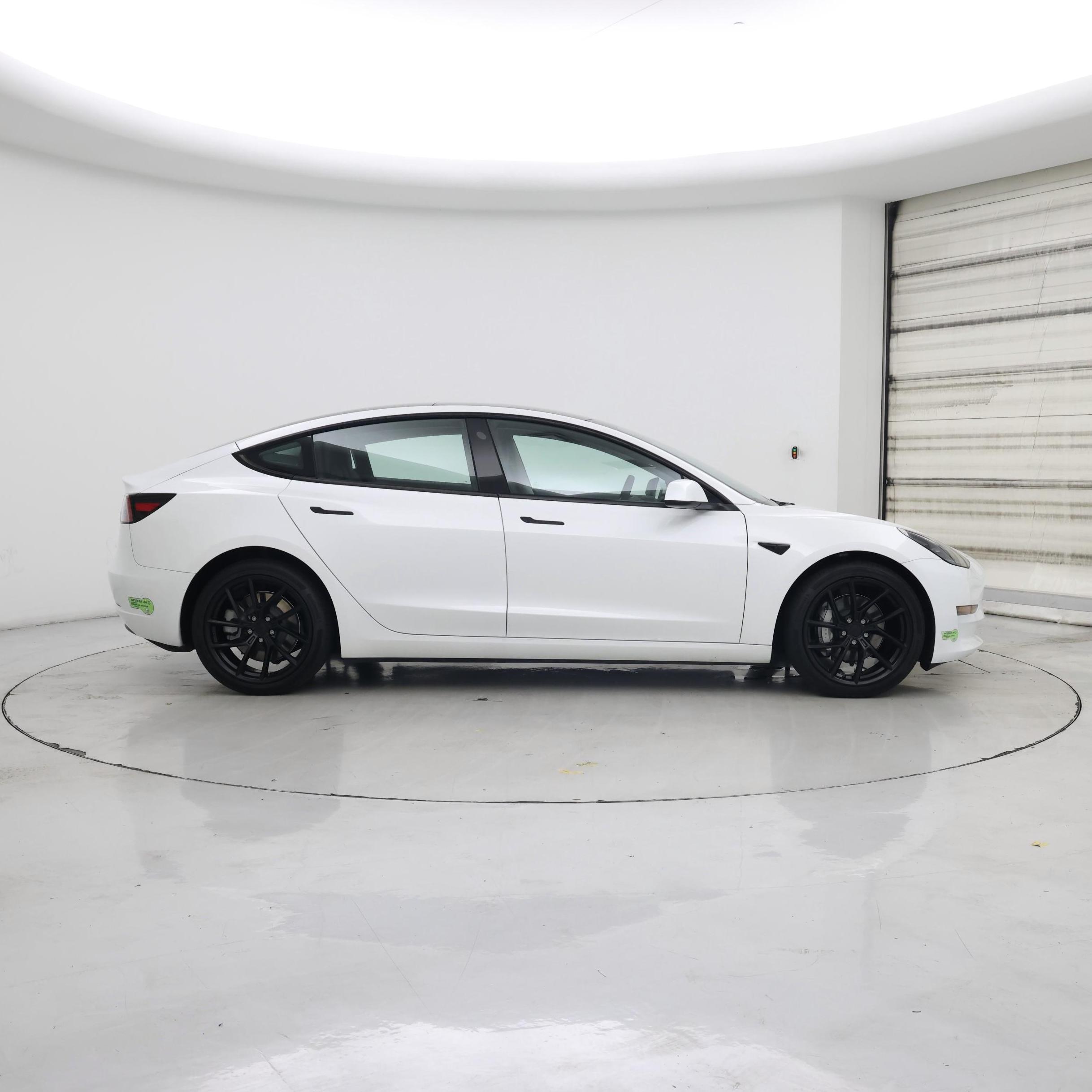 Thumbnail: 2023 Tesla Model 3 - 7