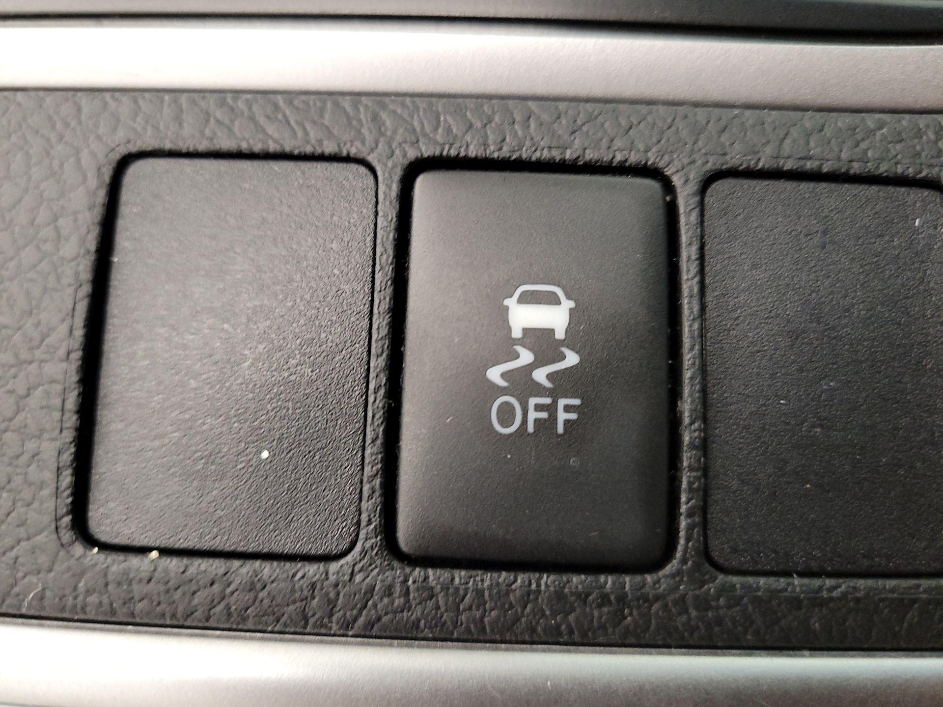 Thumbnail: 2014 Toyota Camry - 13