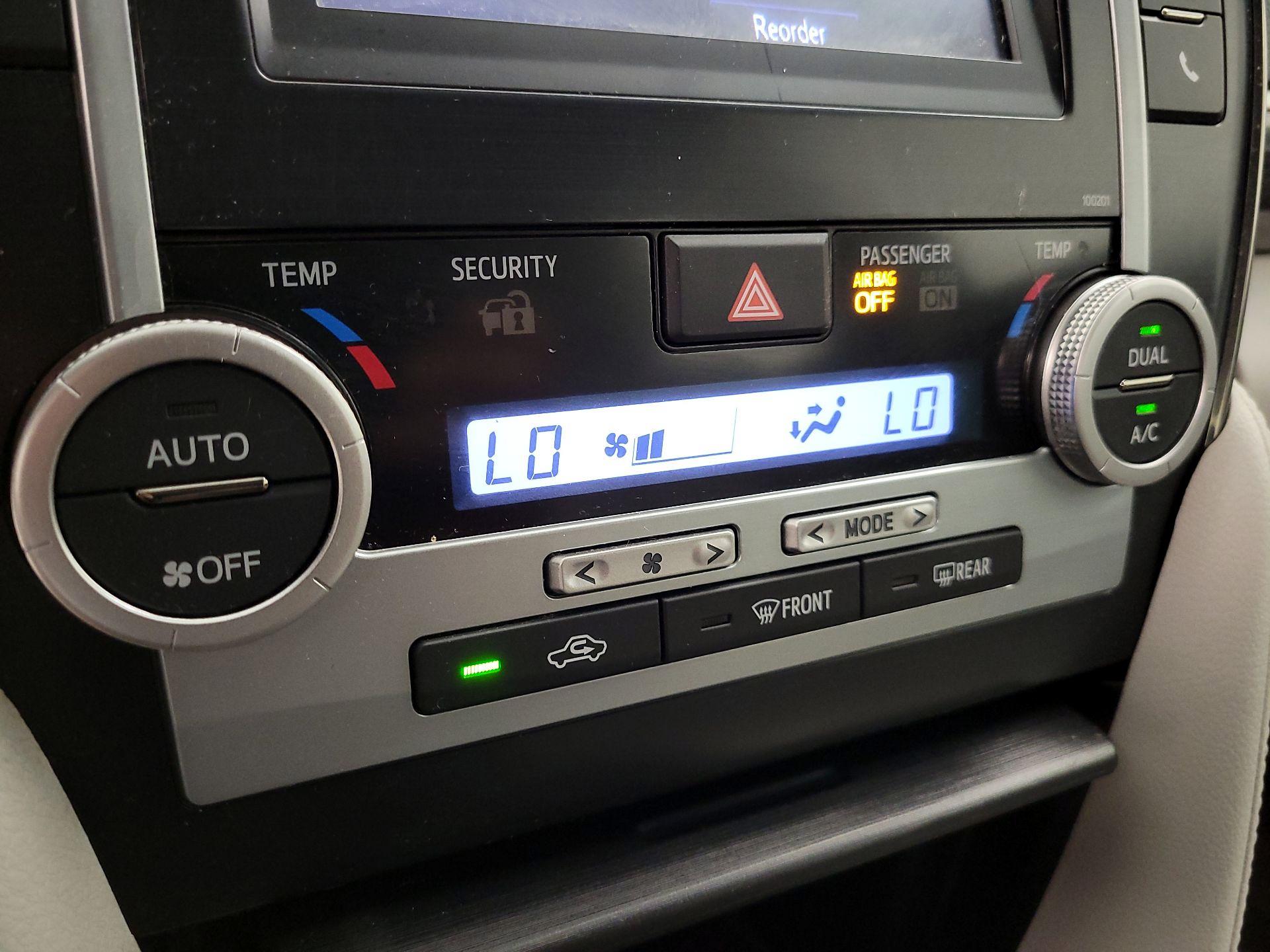 Thumbnail: 2014 Toyota Camry - 16