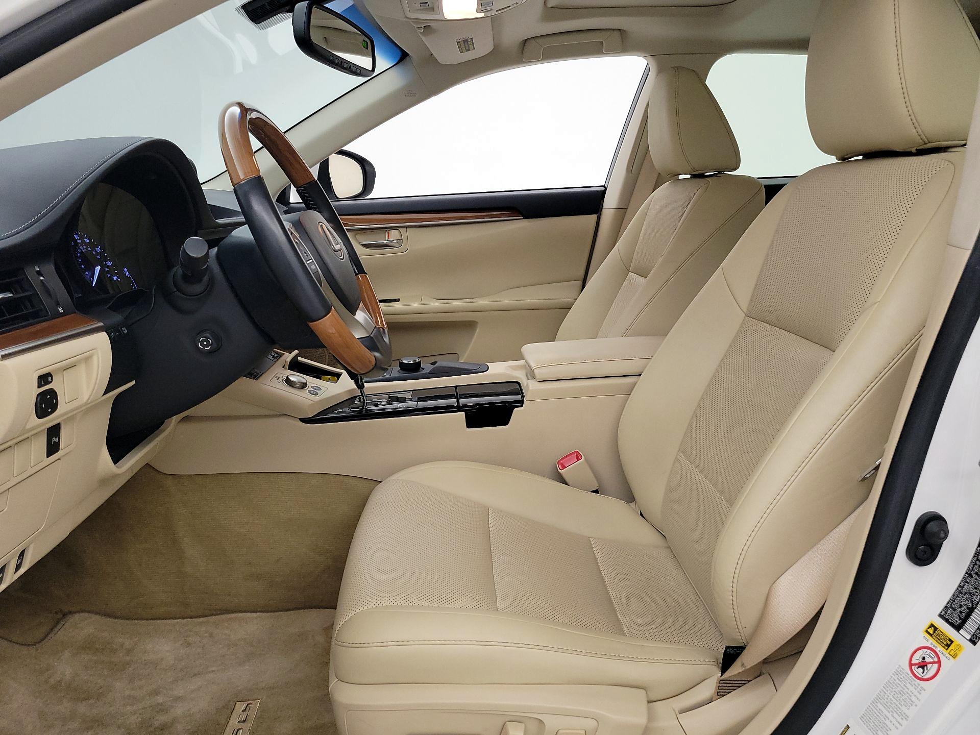 Thumbnail: 2014 Lexus ES - 11
