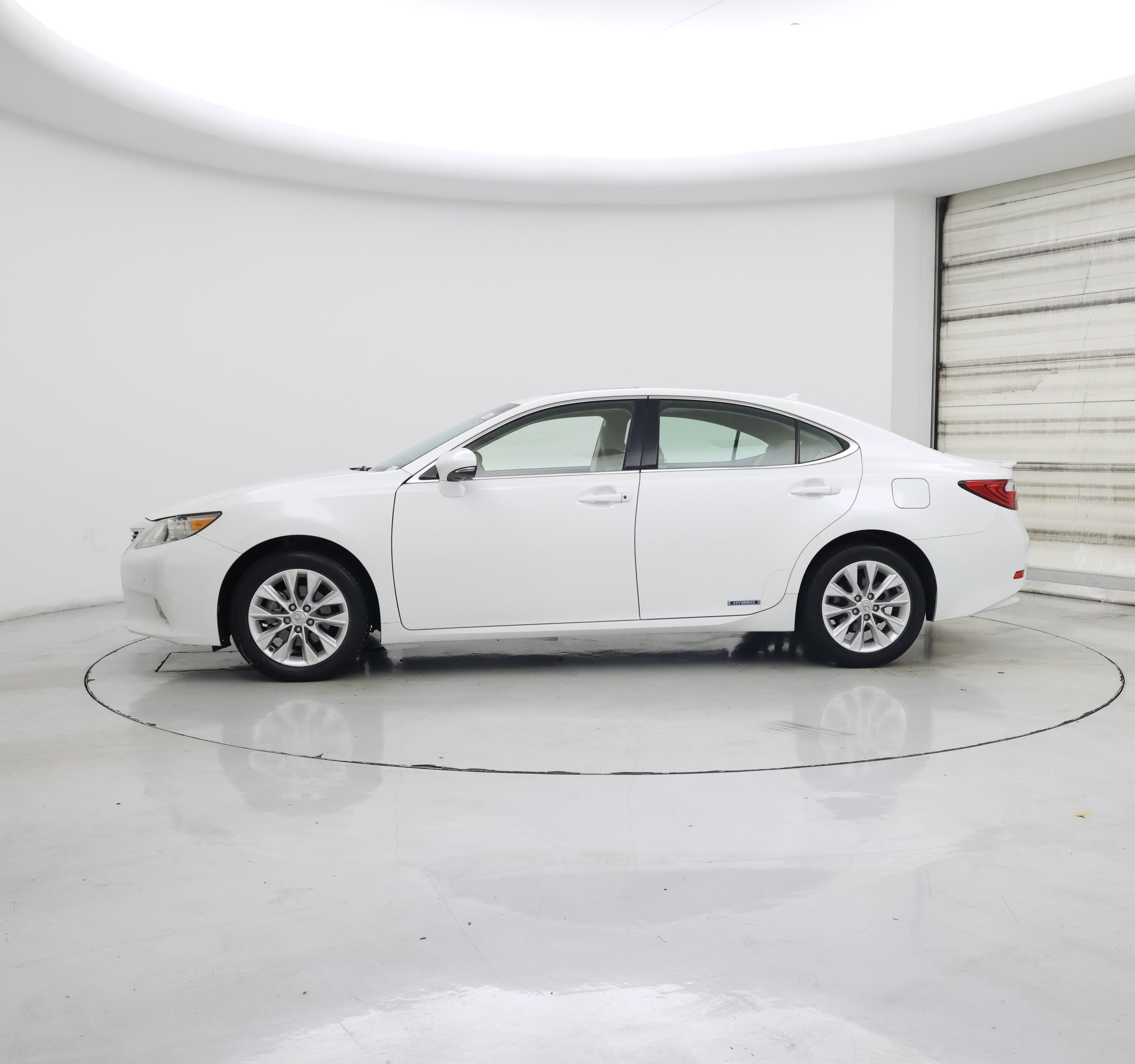 Thumbnail: 2014 Lexus ES - 3