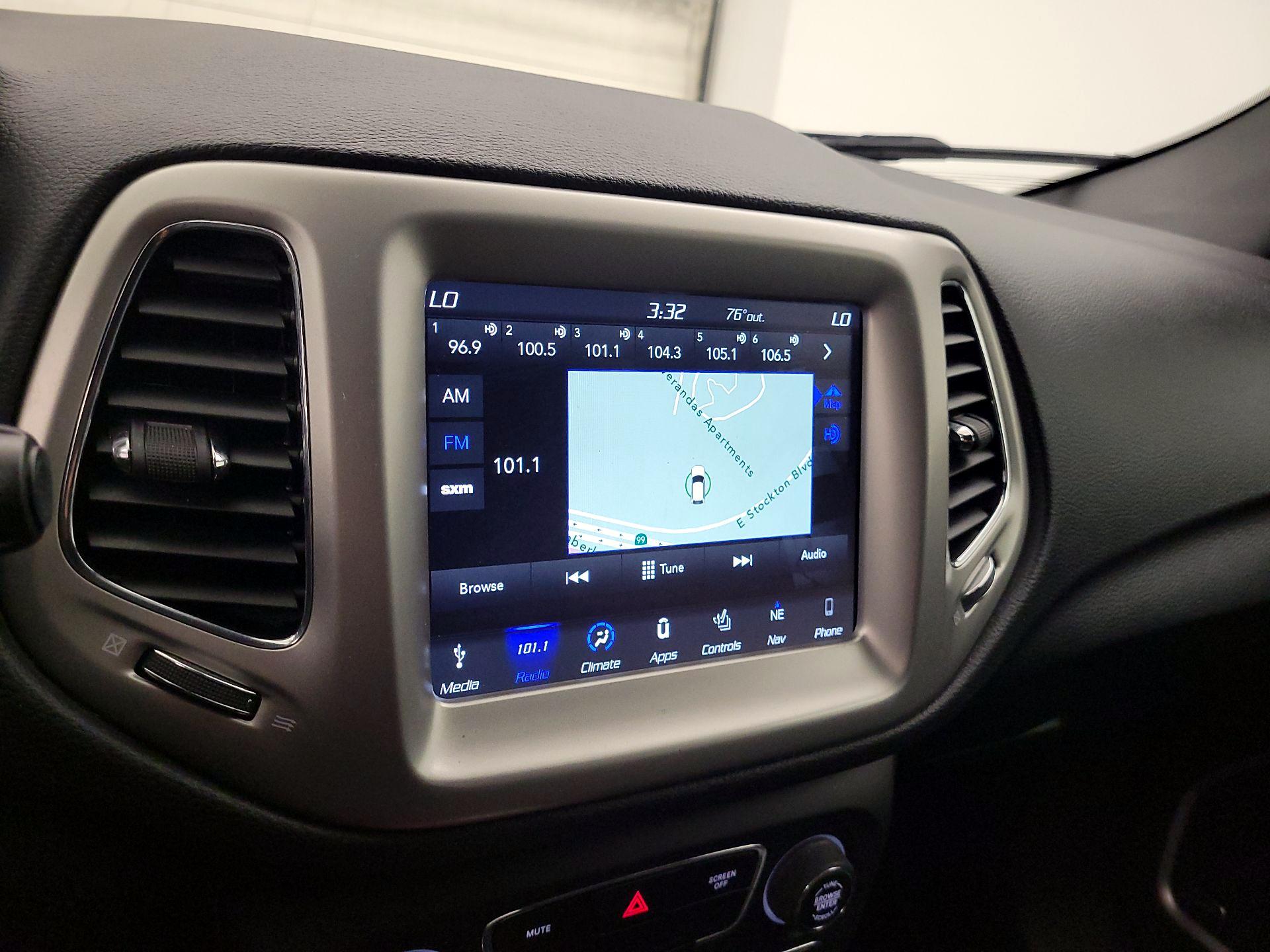Thumbnail: 2020 Jeep Compass - 14
