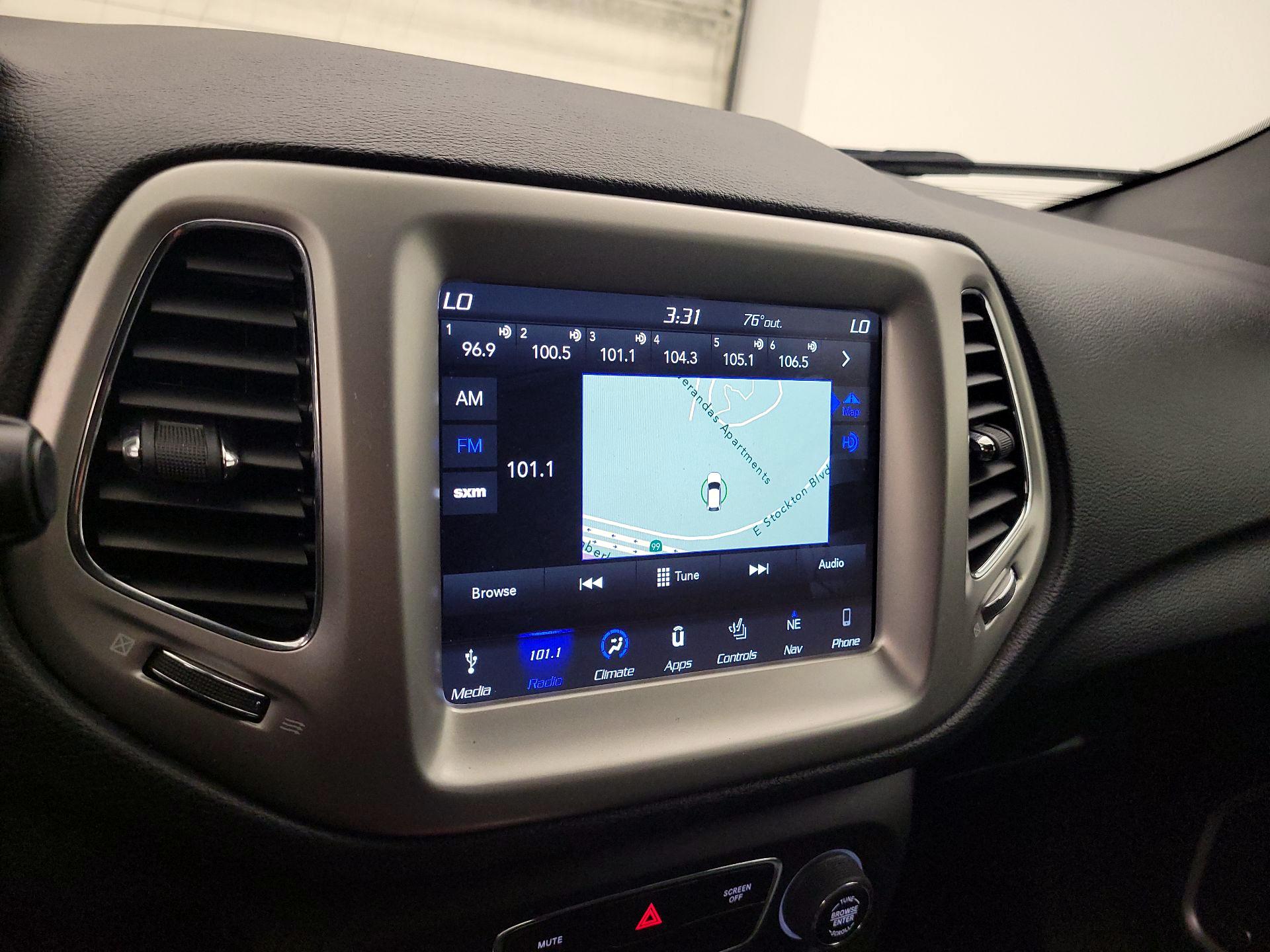 Thumbnail: 2020 Jeep Compass - 16