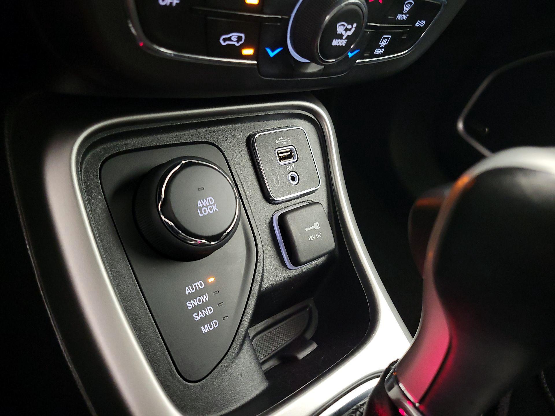 Thumbnail: 2020 Jeep Compass - 19
