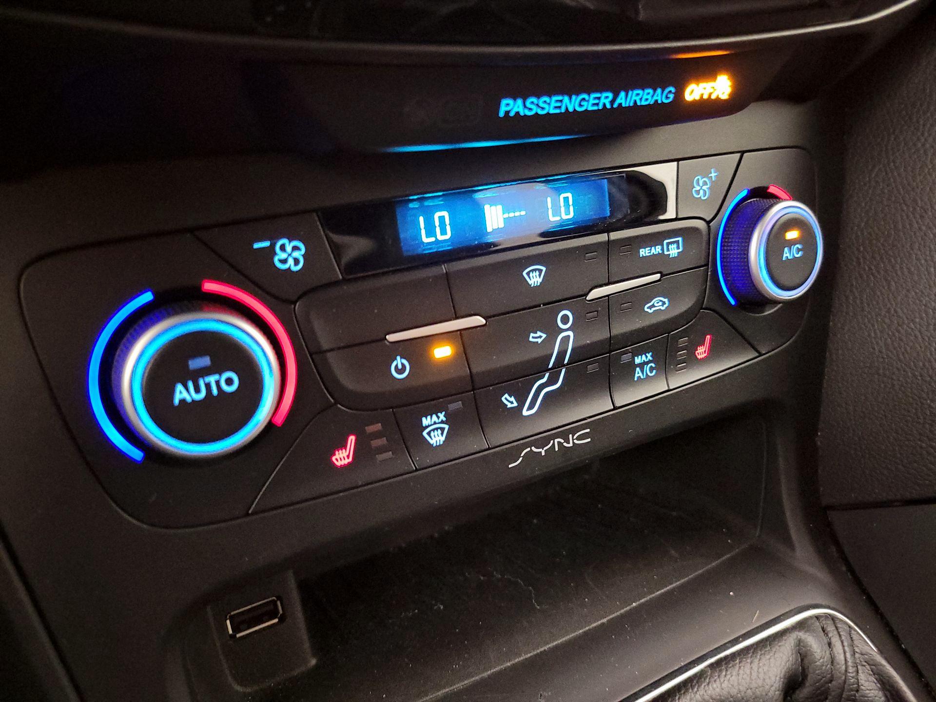 Thumbnail: 2018 Ford Focus - 16