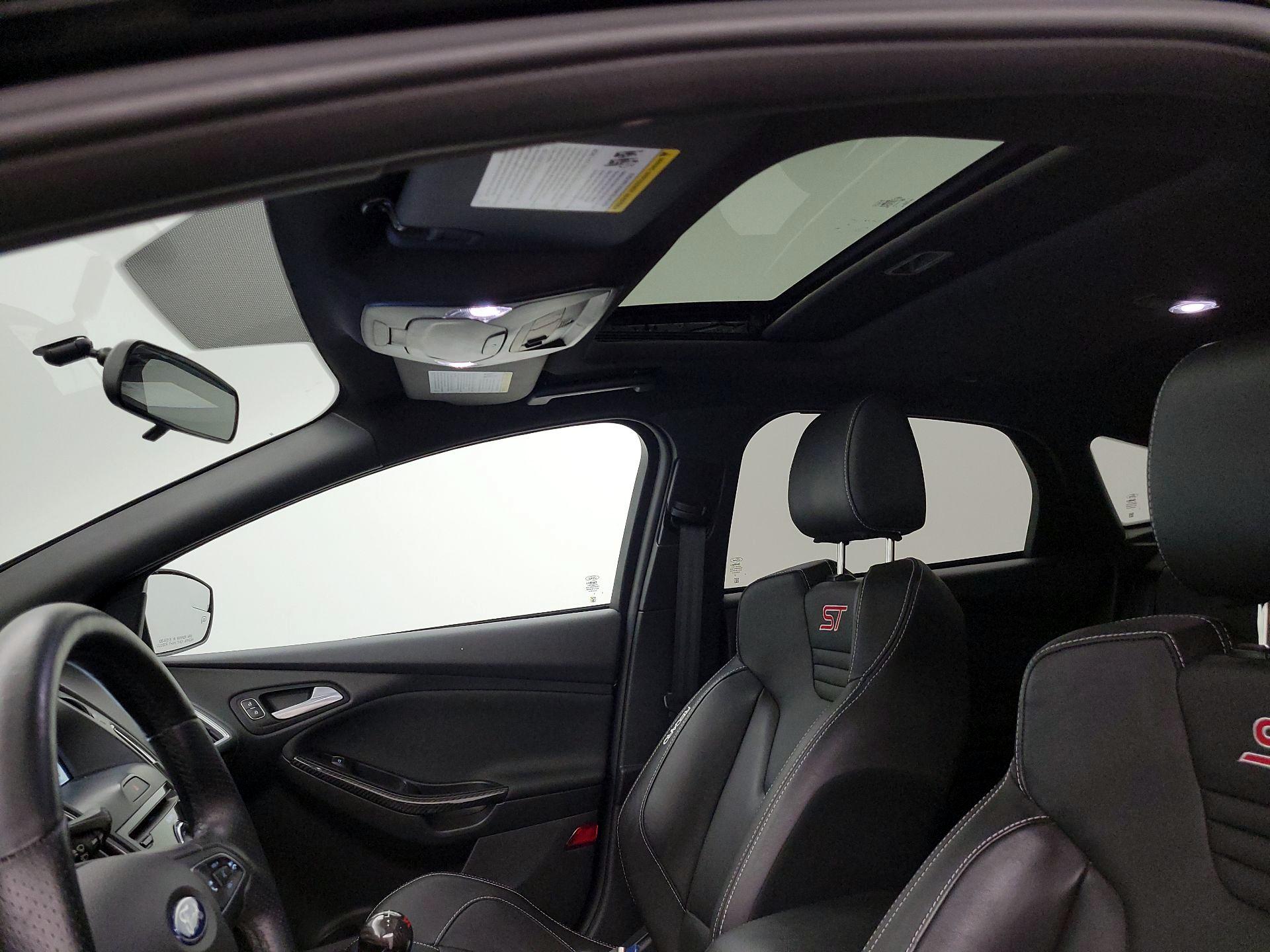 Thumbnail: 2018 Ford Focus - 18