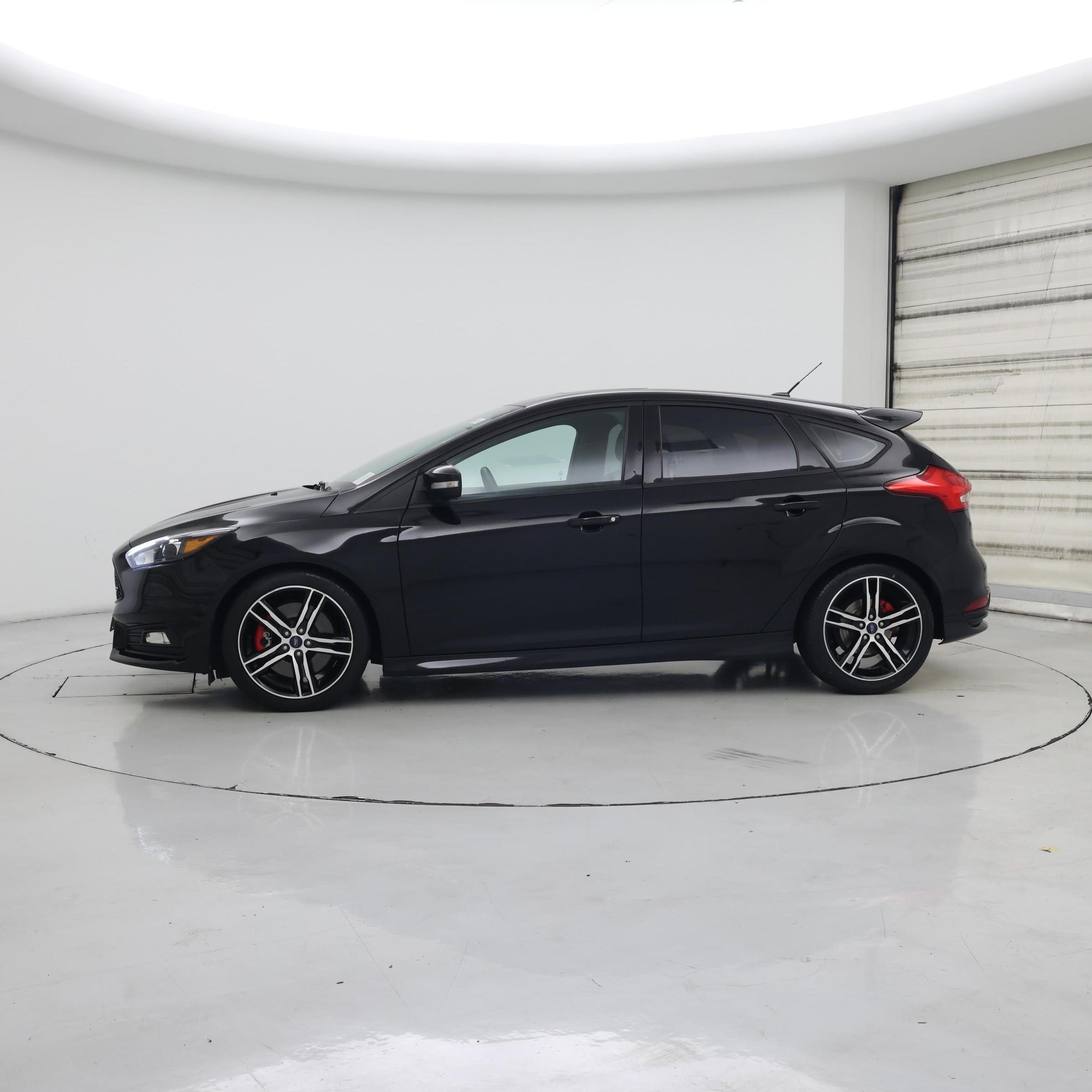 Thumbnail: 2018 Ford Focus - 3