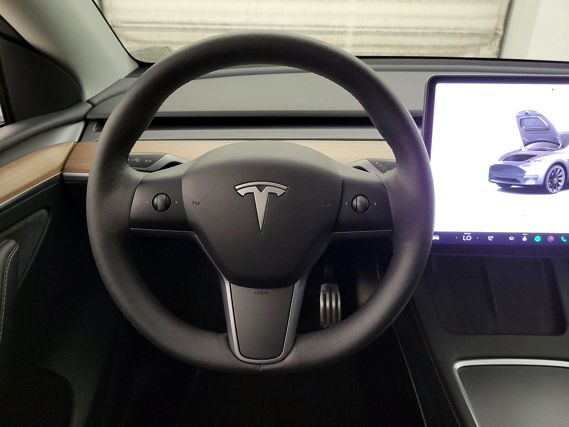 Thumbnail: 2023 Tesla Model Y - 10