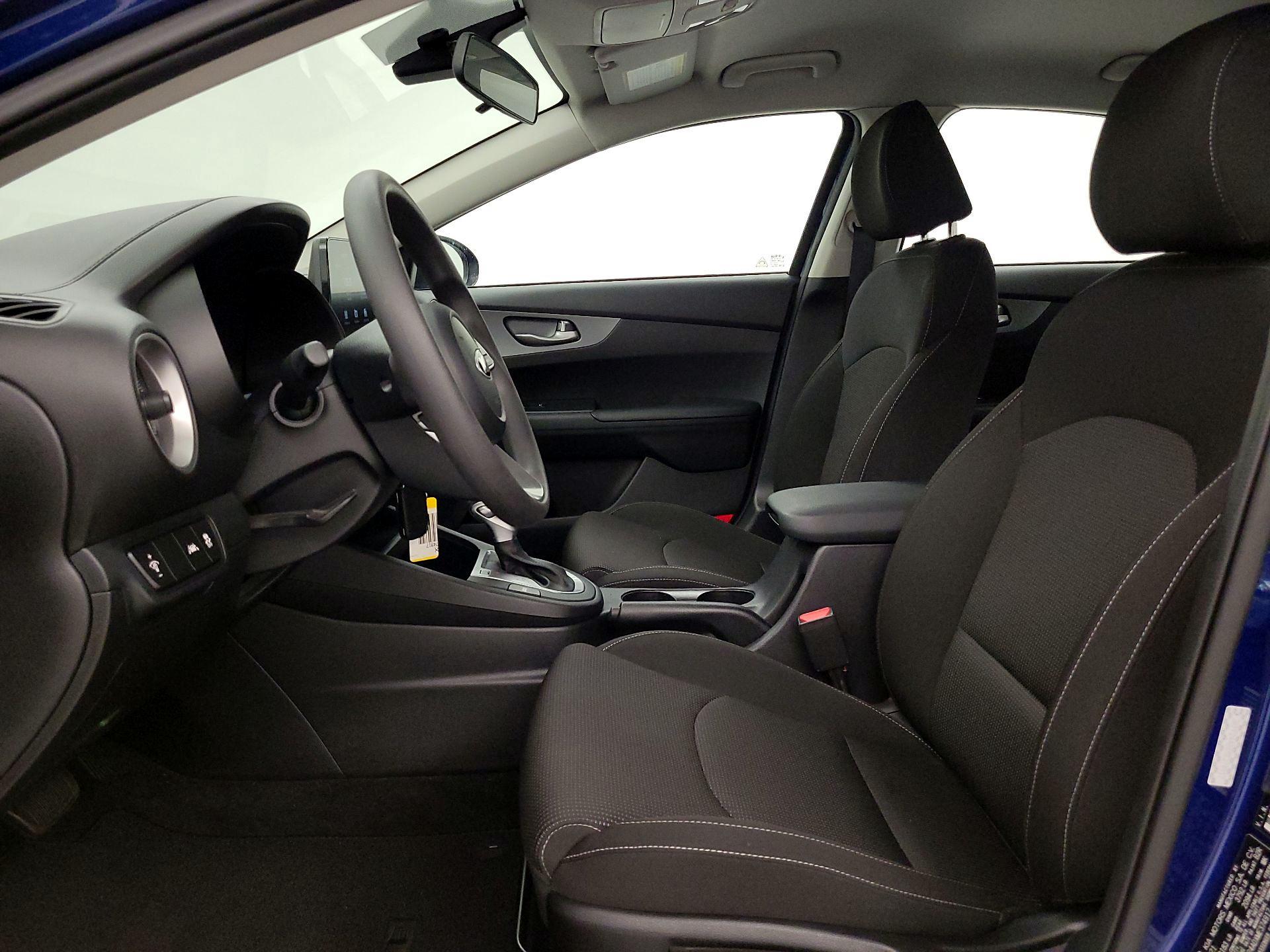 Thumbnail: 2021 Kia Forte - 11
