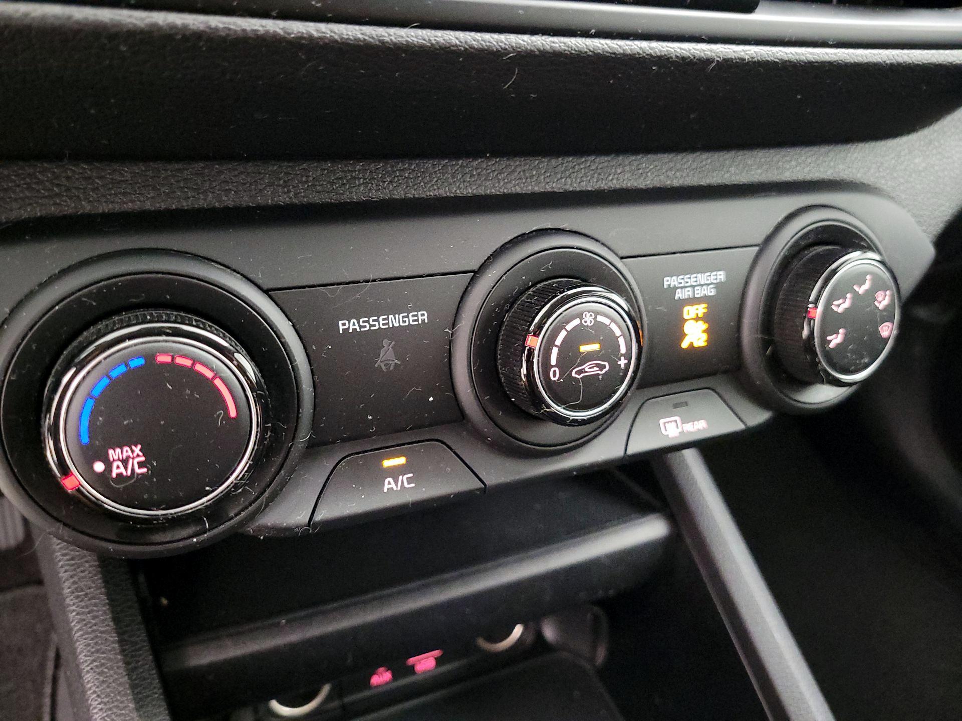 Thumbnail: 2021 Kia Forte - 16