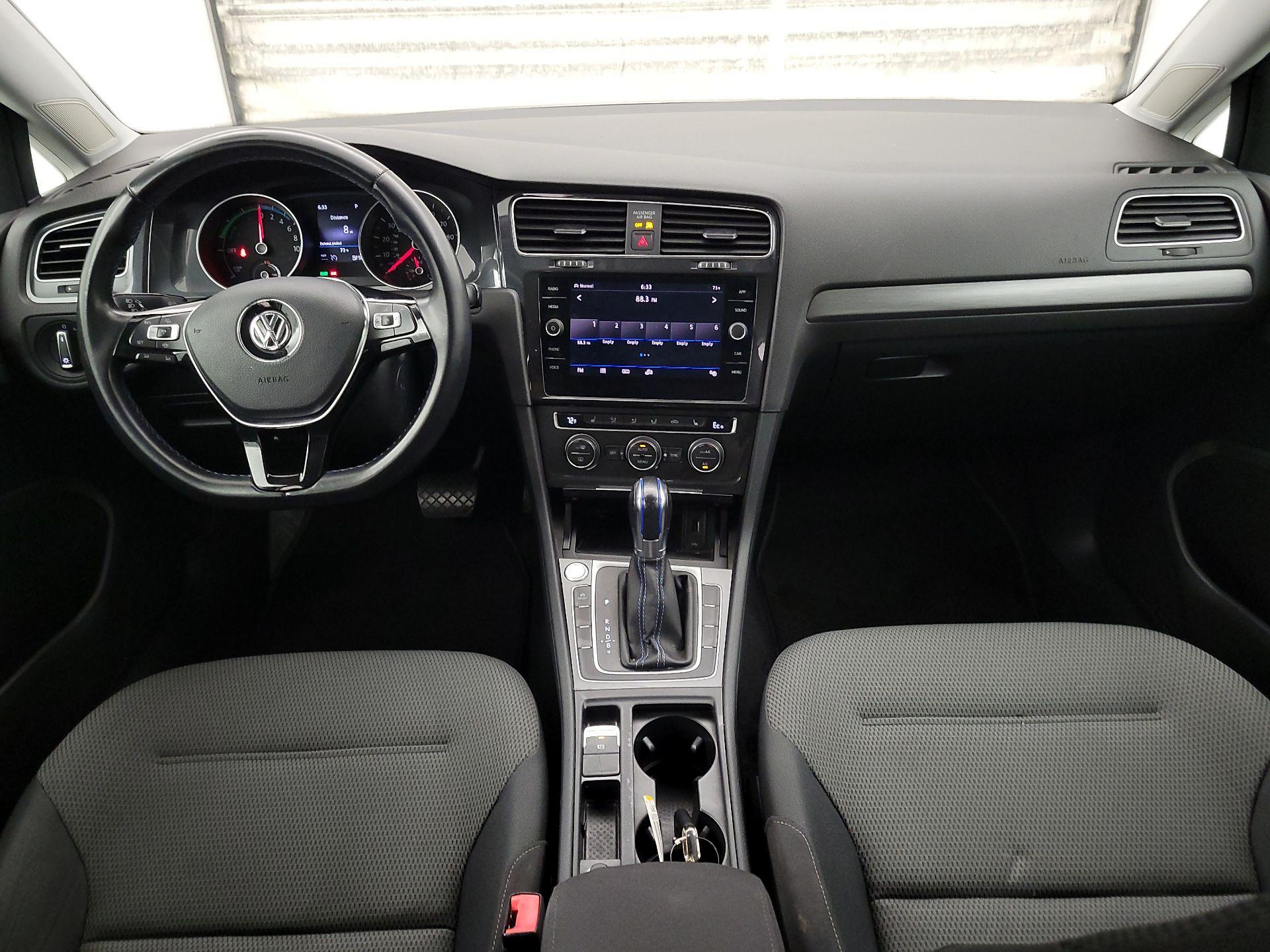 Thumbnail: 2019 Volkswagen e-Golf - 9