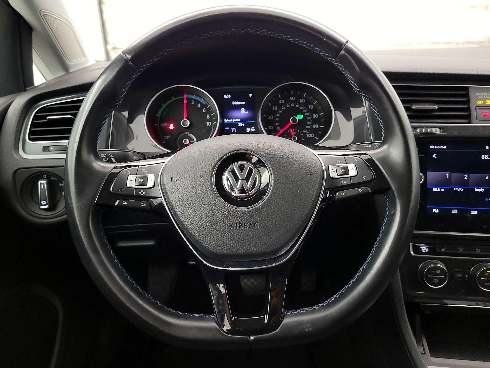 Thumbnail: 2019 Volkswagen e-Golf - 10