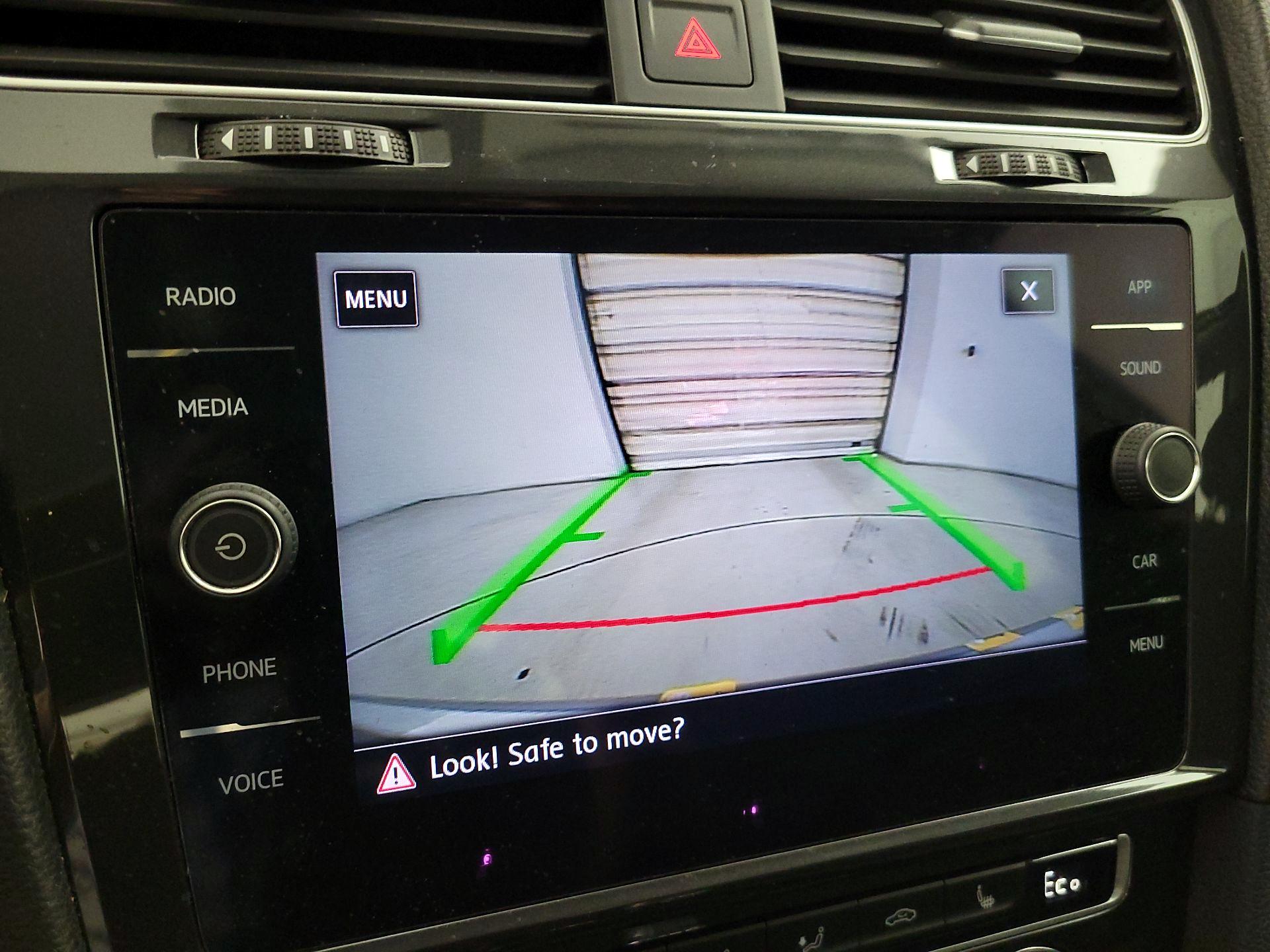 Thumbnail: 2019 Volkswagen e-Golf - 14