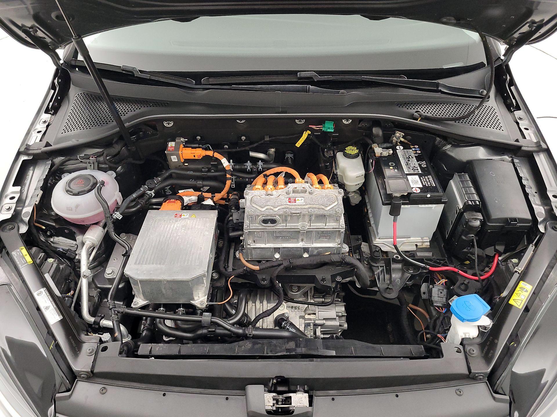 Thumbnail: 2019 Volkswagen e-Golf - 20