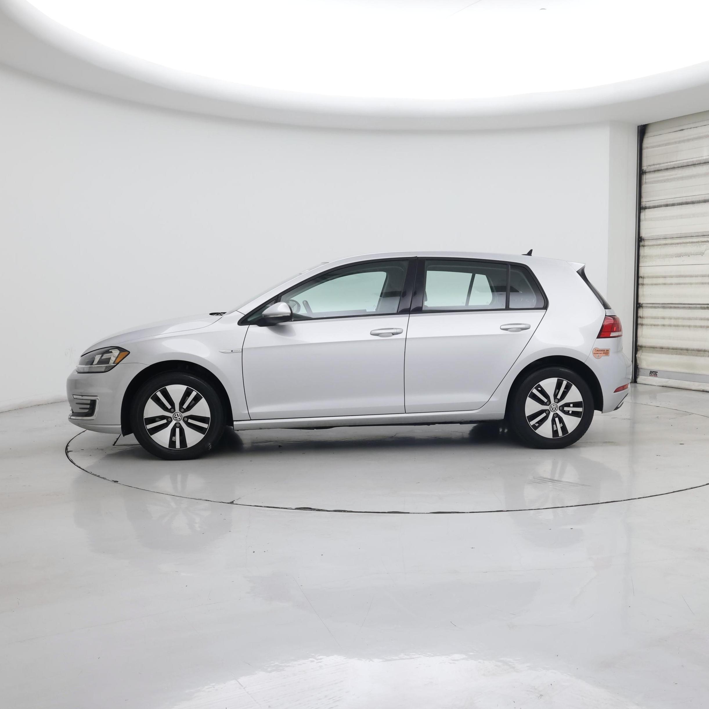 Thumbnail: 2019 Volkswagen e-Golf - 3