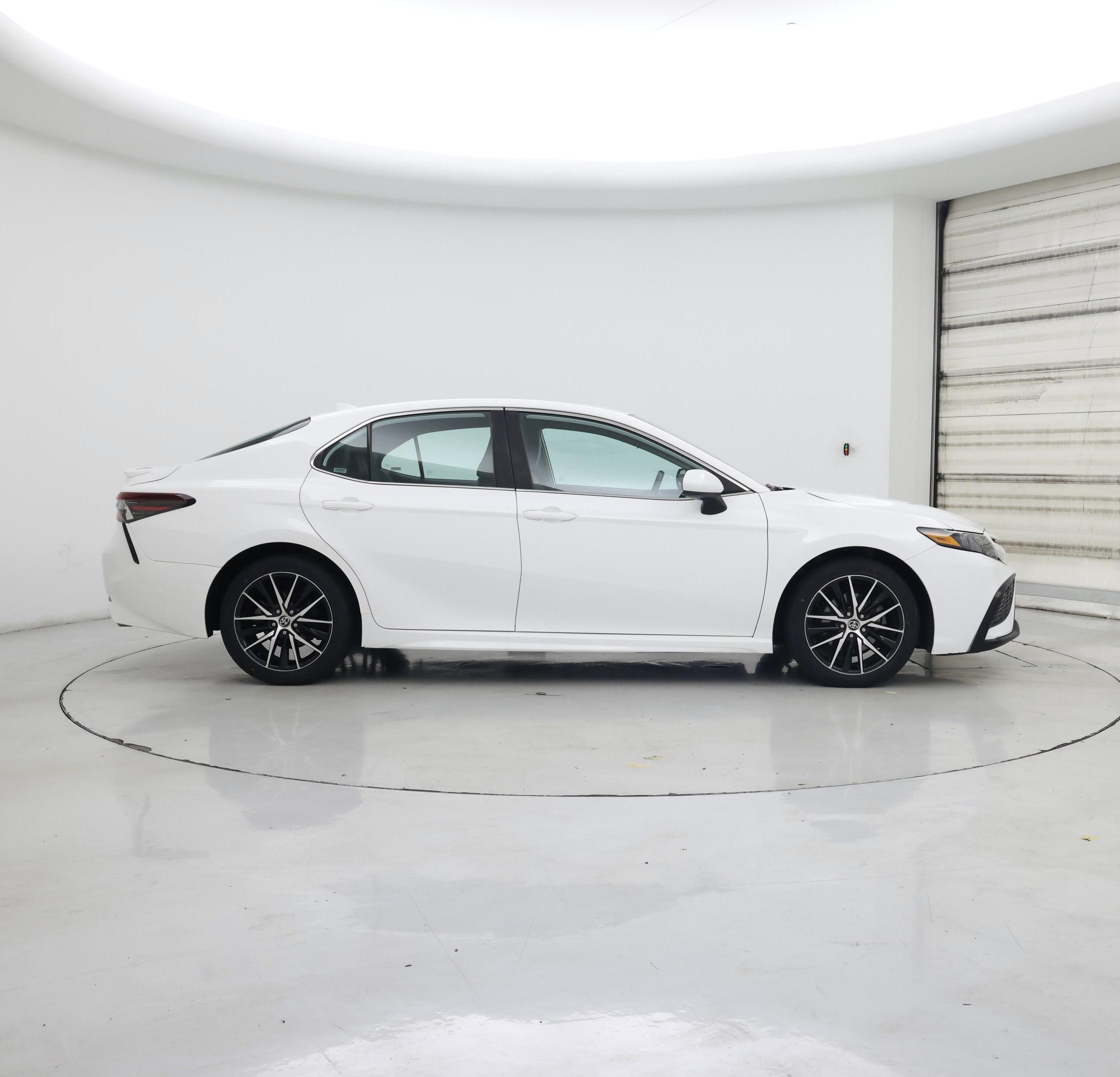 Thumbnail: 2021 Toyota Camry - 7
