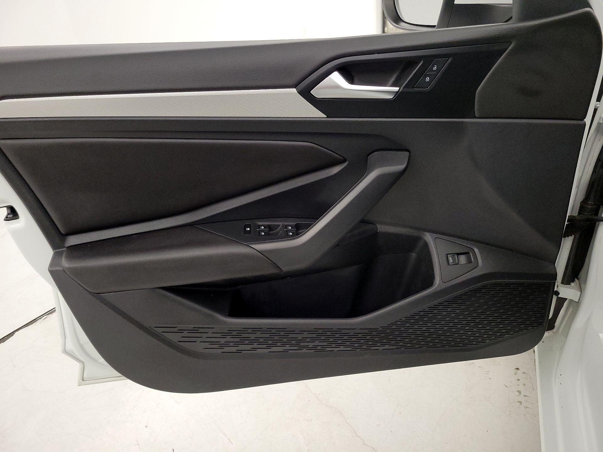 Thumbnail: 2019 Volkswagen Jetta - 12