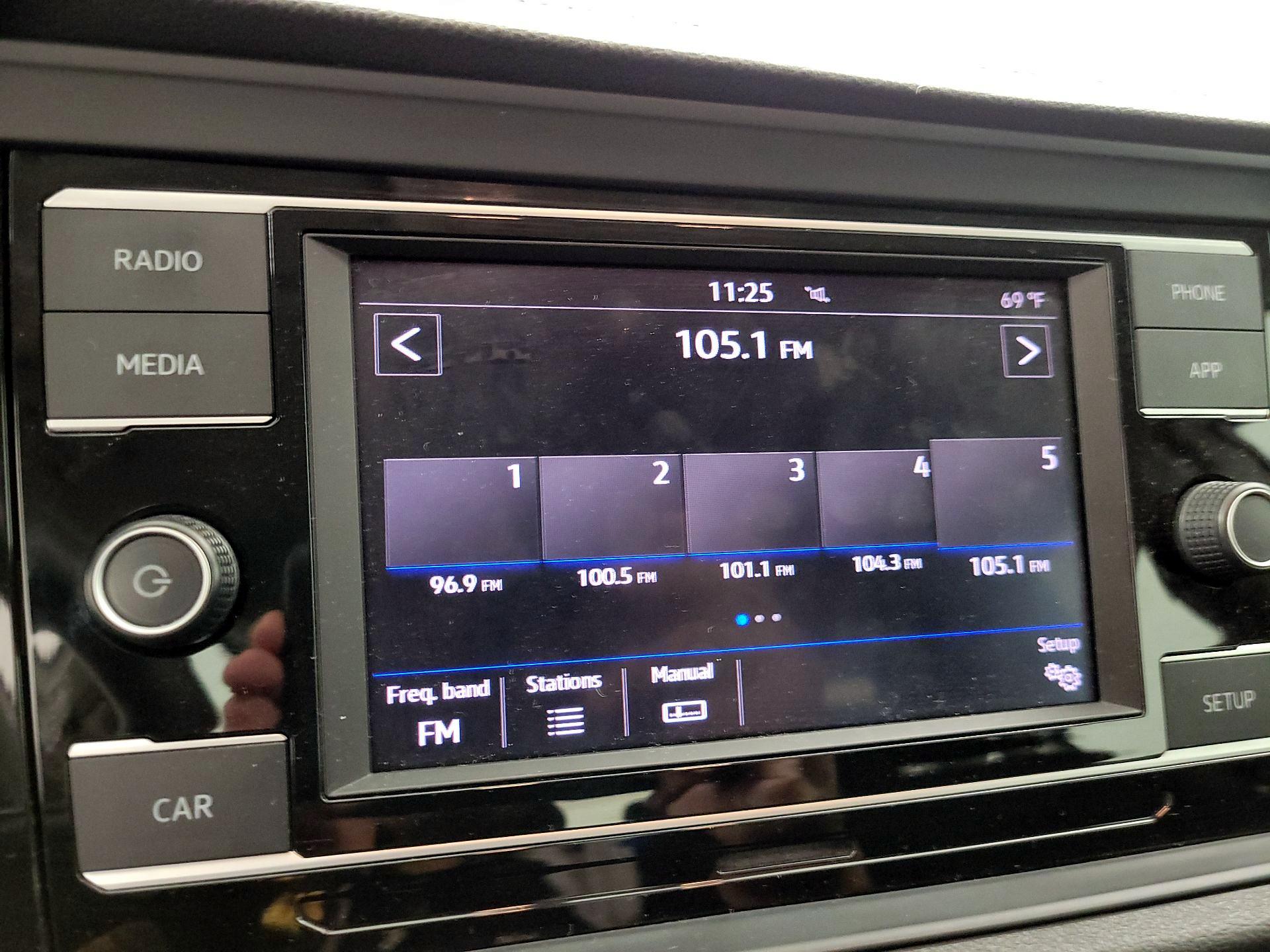 Thumbnail: 2019 Volkswagen Jetta - 15